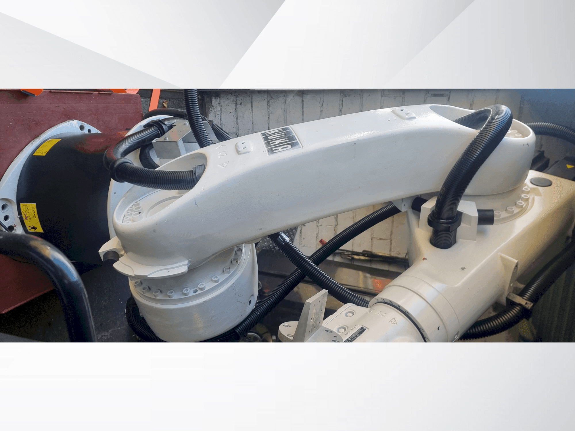 A KUKA Kr30-3 gép elölnézete
