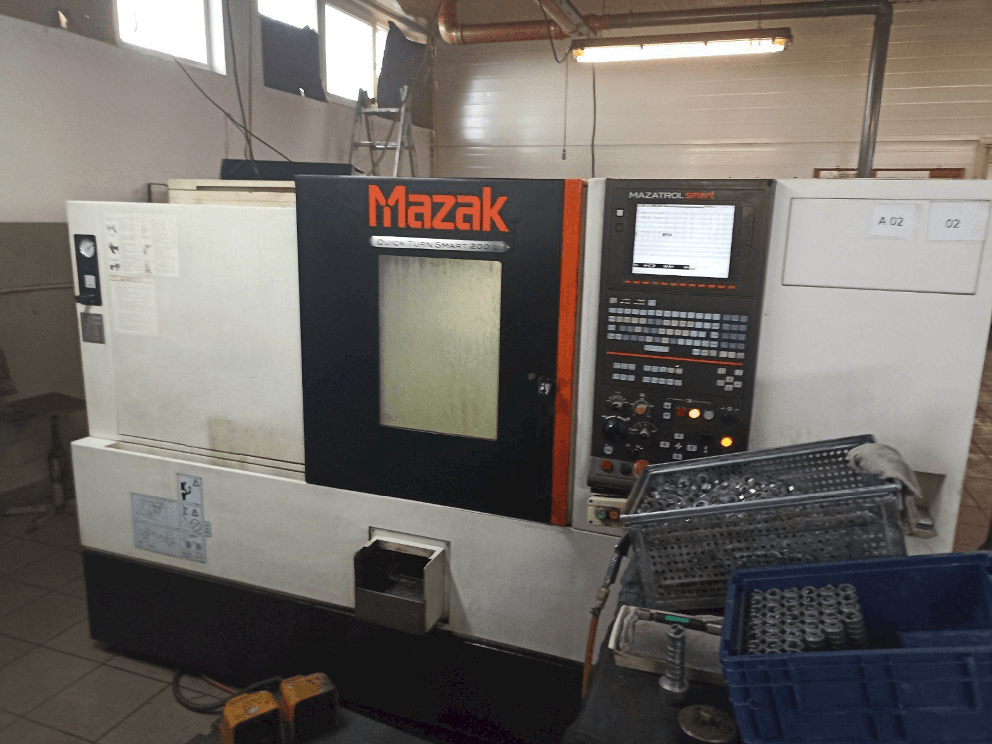 A Mazak Quick Turn Smart 200L gép elölnézete