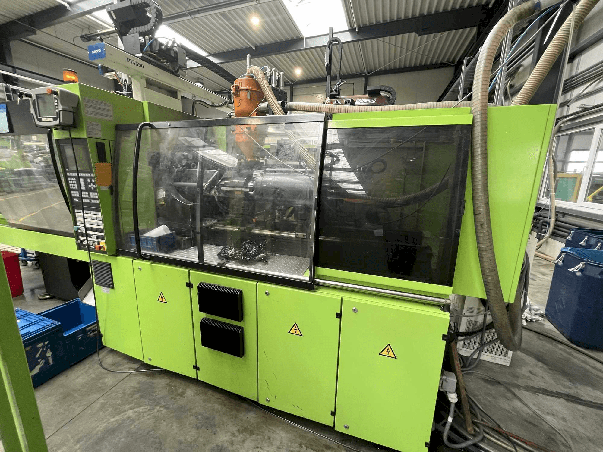 A Engel VIC 650/150 TECH gép elölnézete