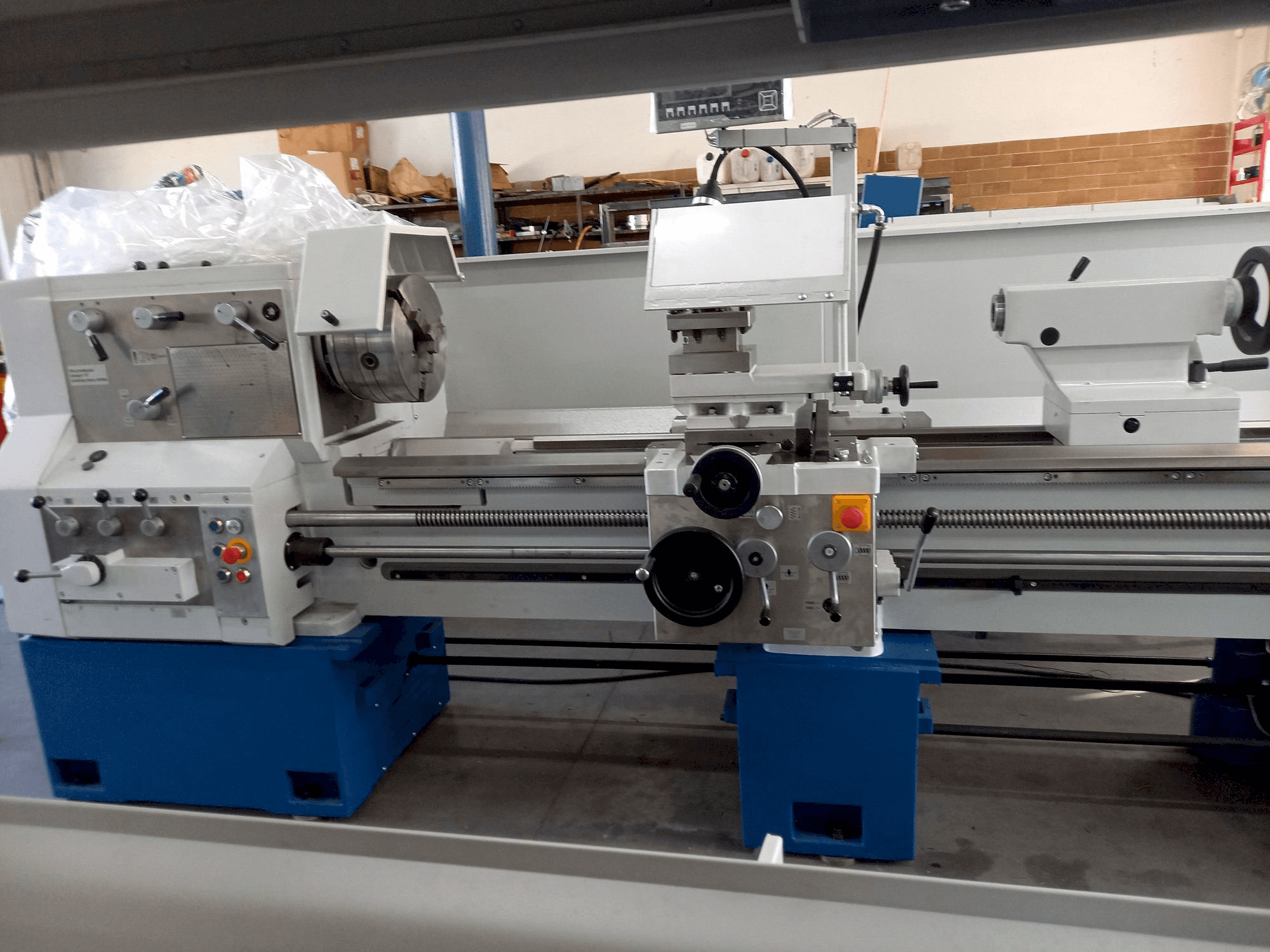 A TUJ 50M x2000 gép elölnézete