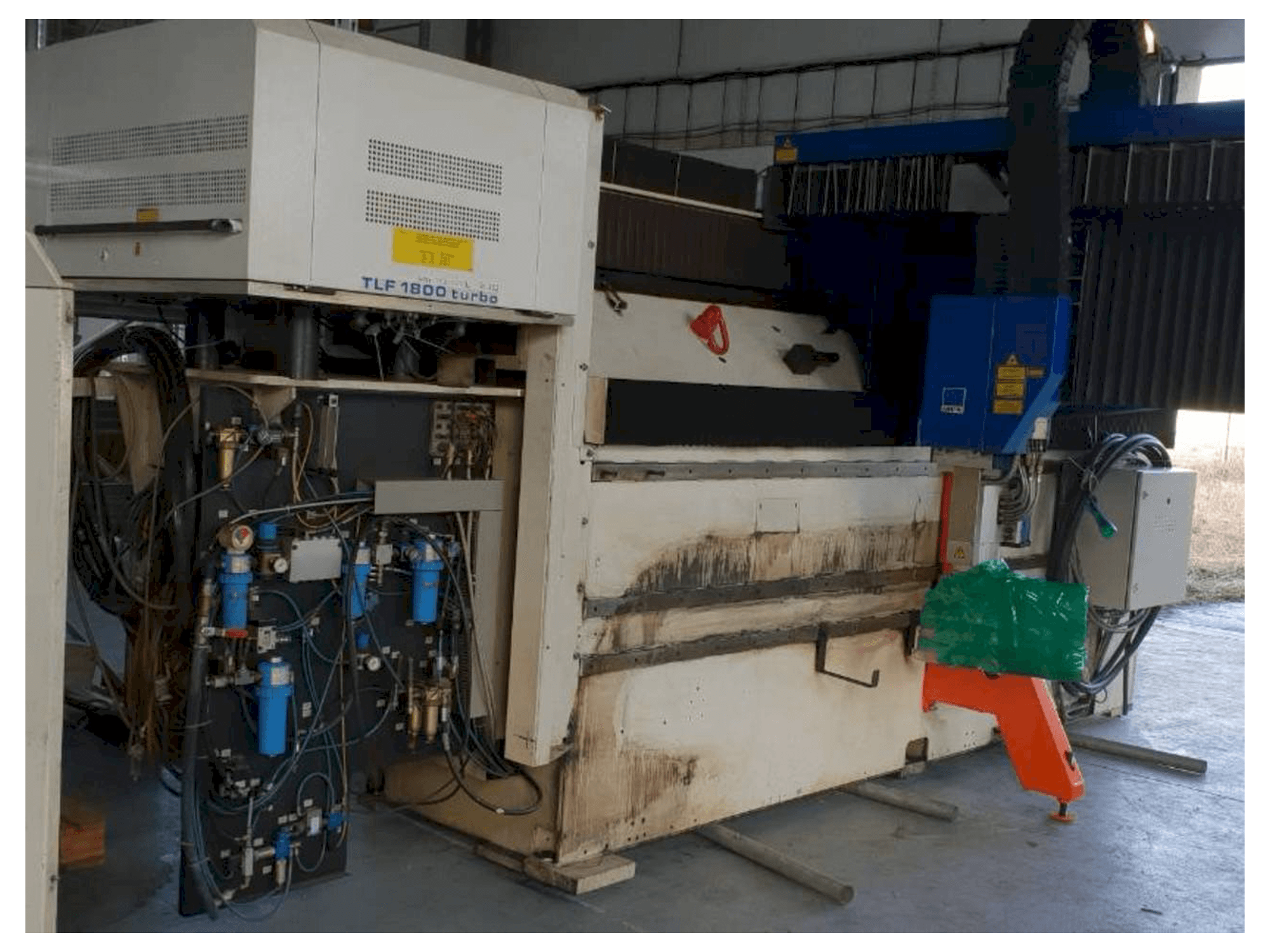 A Trumpf Lasercell TLC 1005 gép elölnézete