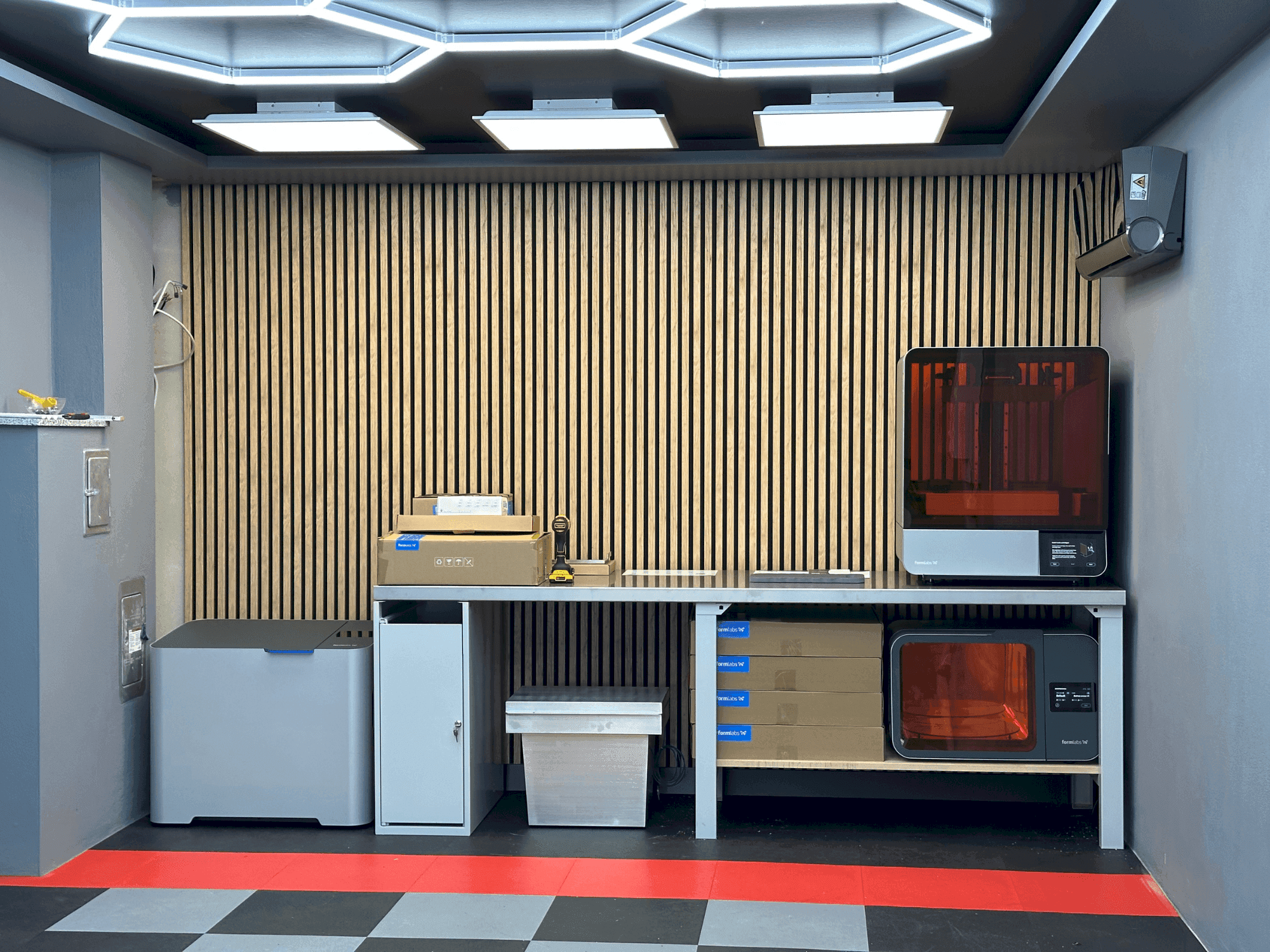 A FORMLABS 4L gép elölnézete