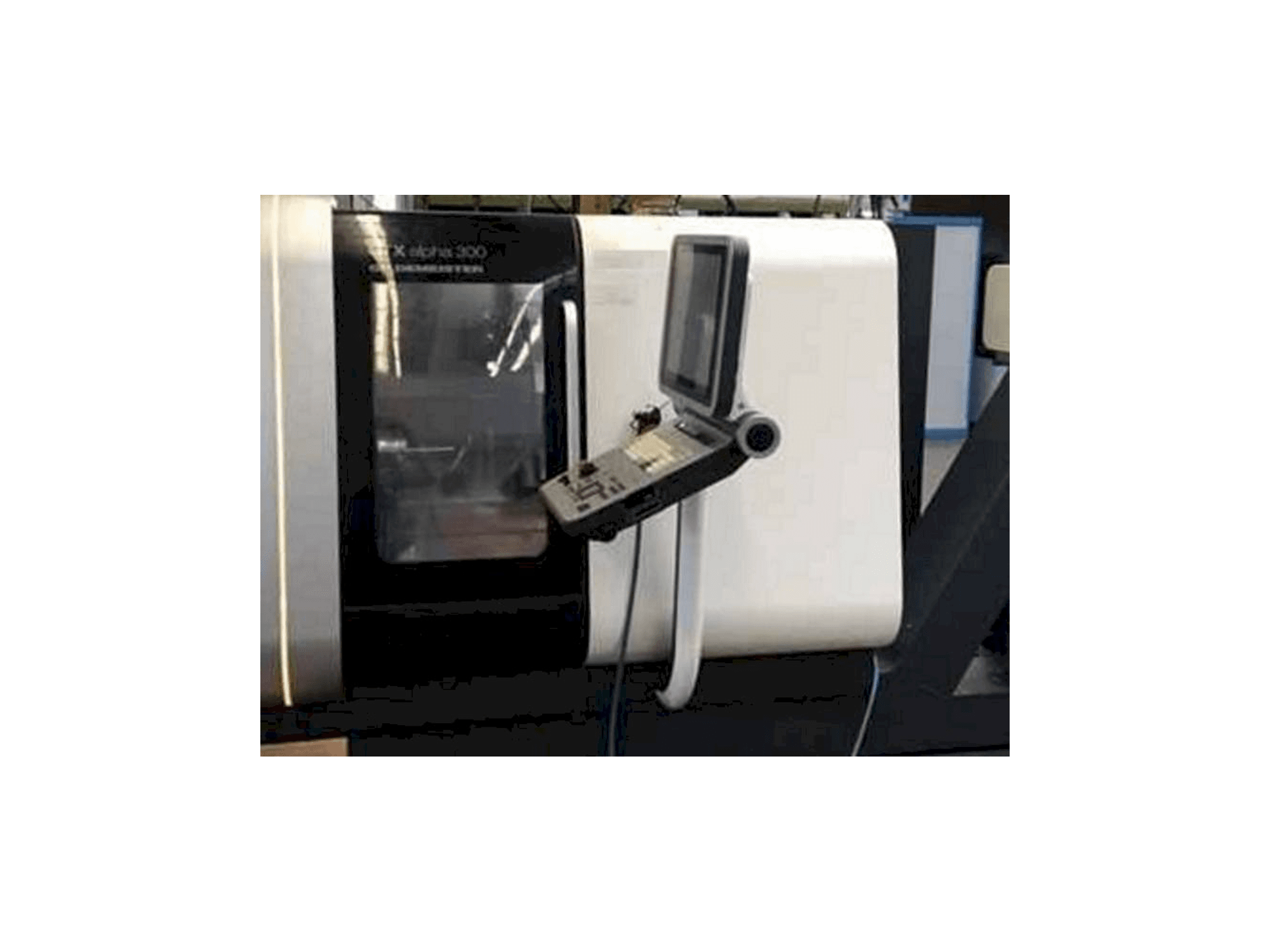 A DMG GILDEMEISTER CTX Alpha 300 V4 gép elölnézete