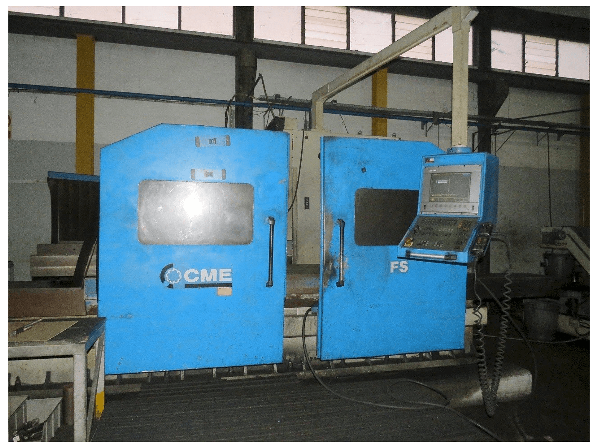 A CME FS2 gép elölnézete