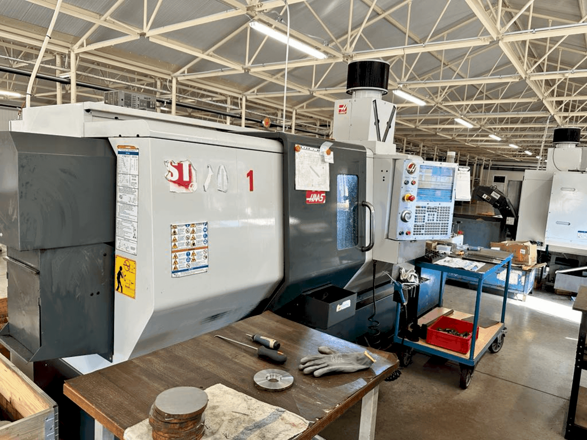 A HAAS ST-20Y gép elölnézete