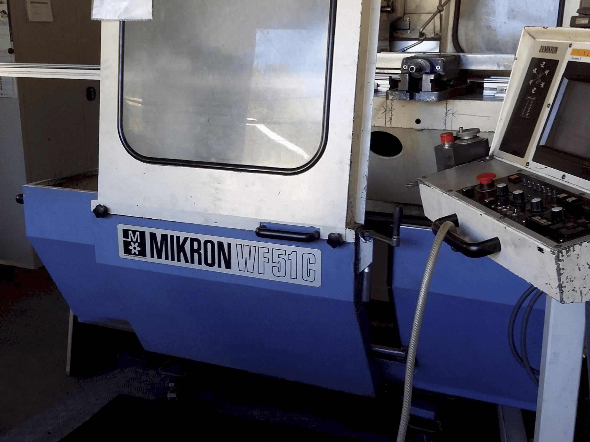 A MIKRON WF51C/3M-4 gép elölnézete