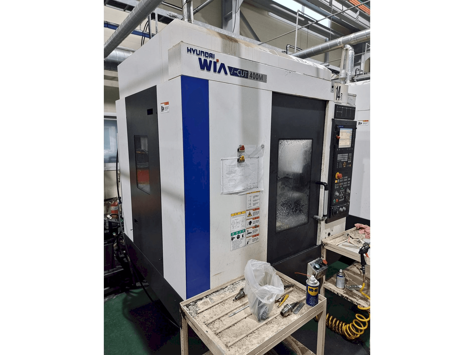 A Hyundai Wia i-CUT400M gép elölnézete