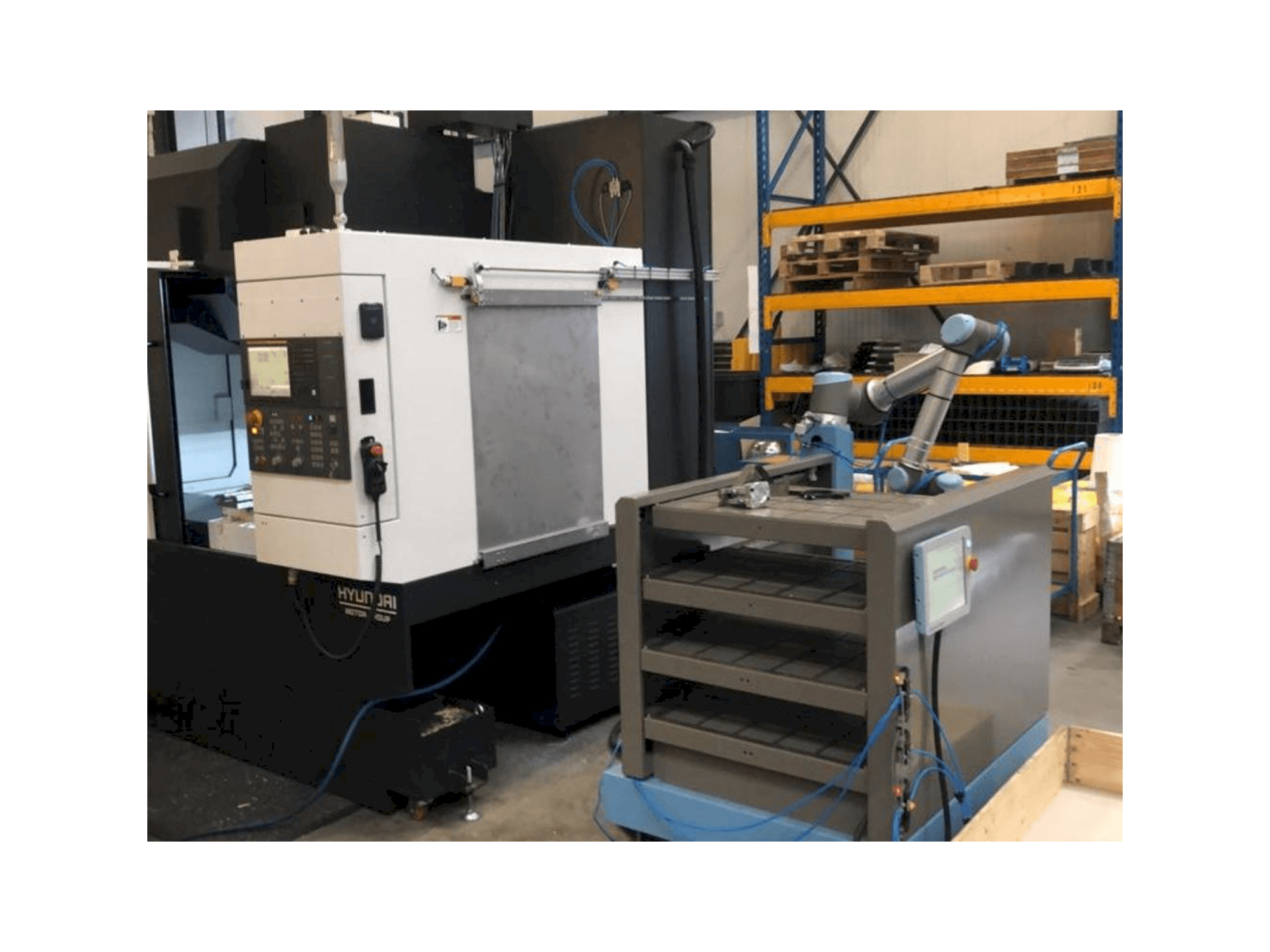 A Universal Robots UR10 gép elölnézete