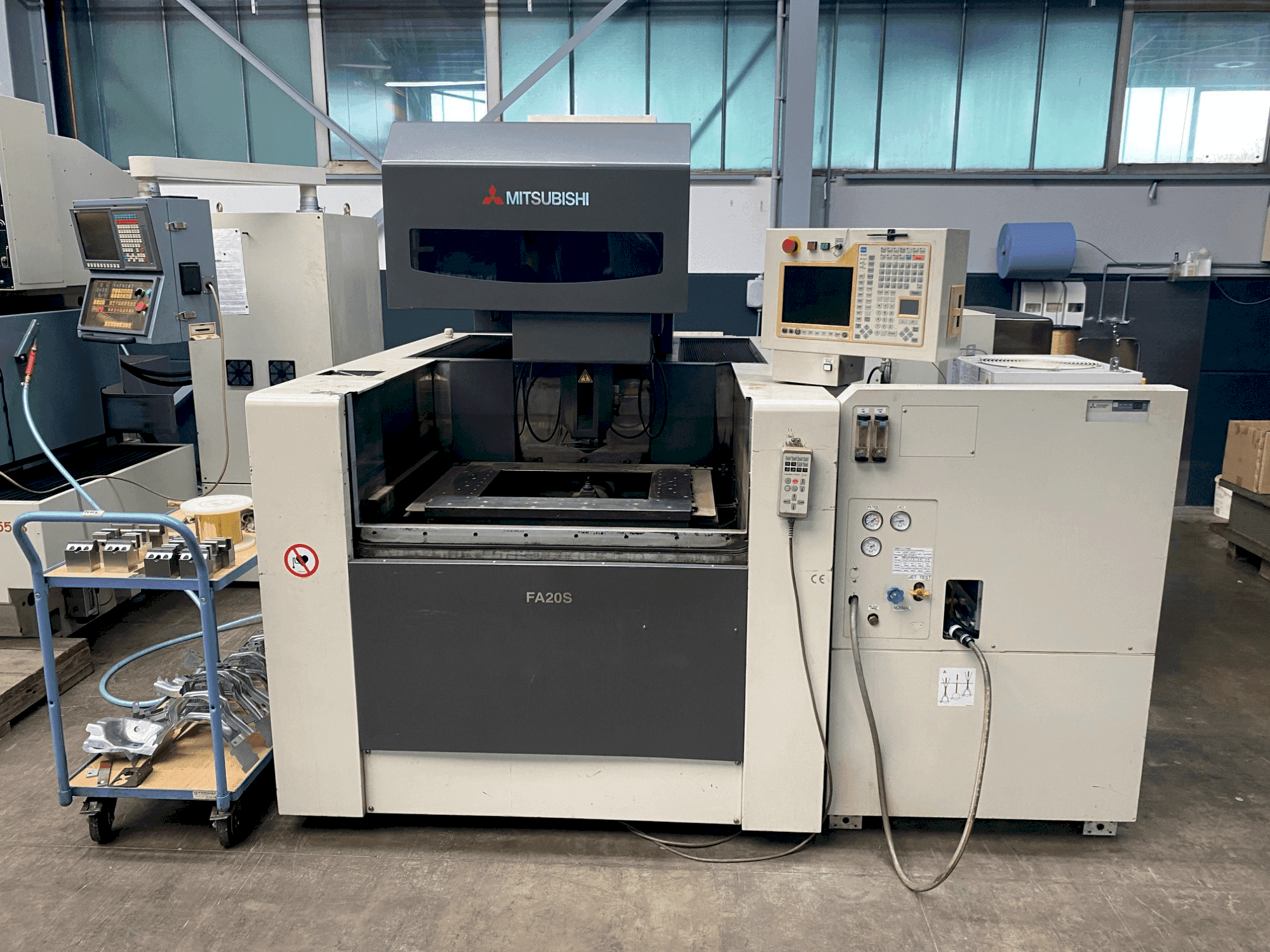 A Mitsubishi FA 20 SM gép elölnézete