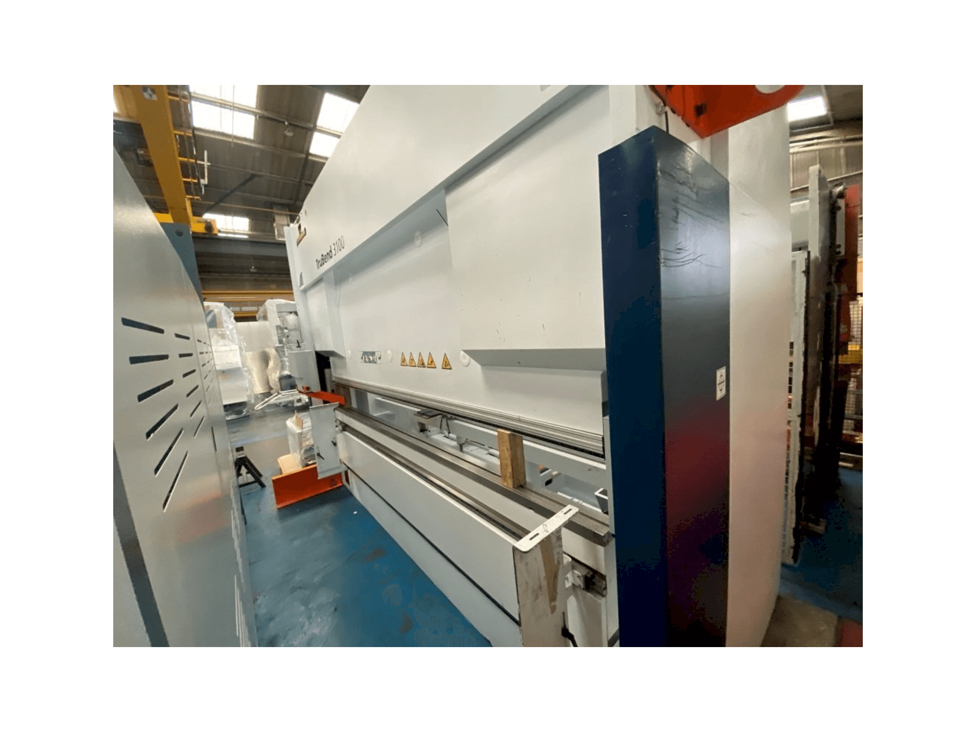 A Trumpf TruBend 3100 gép elölnézete