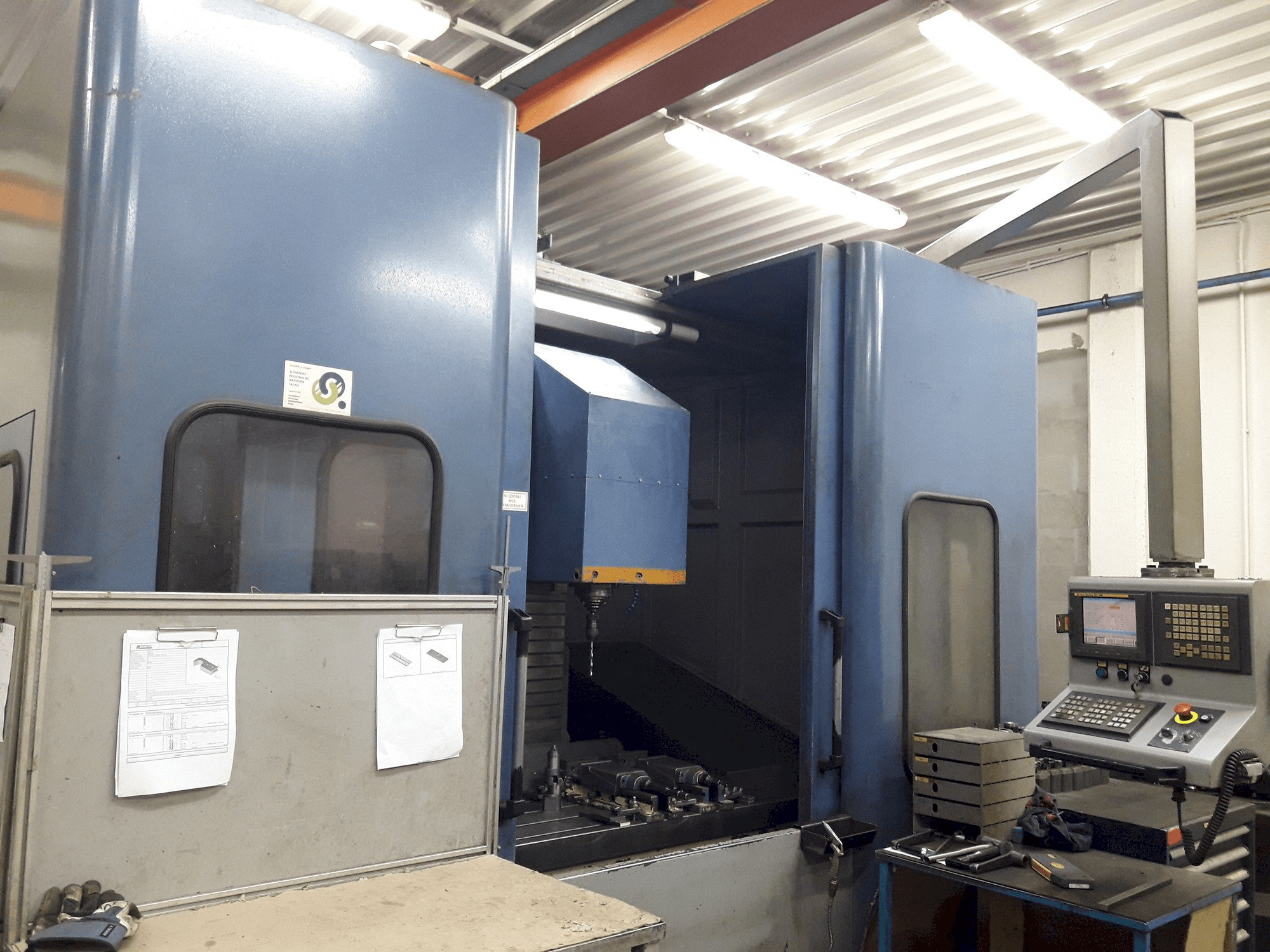 A Fms Isx12 gép elölnézete