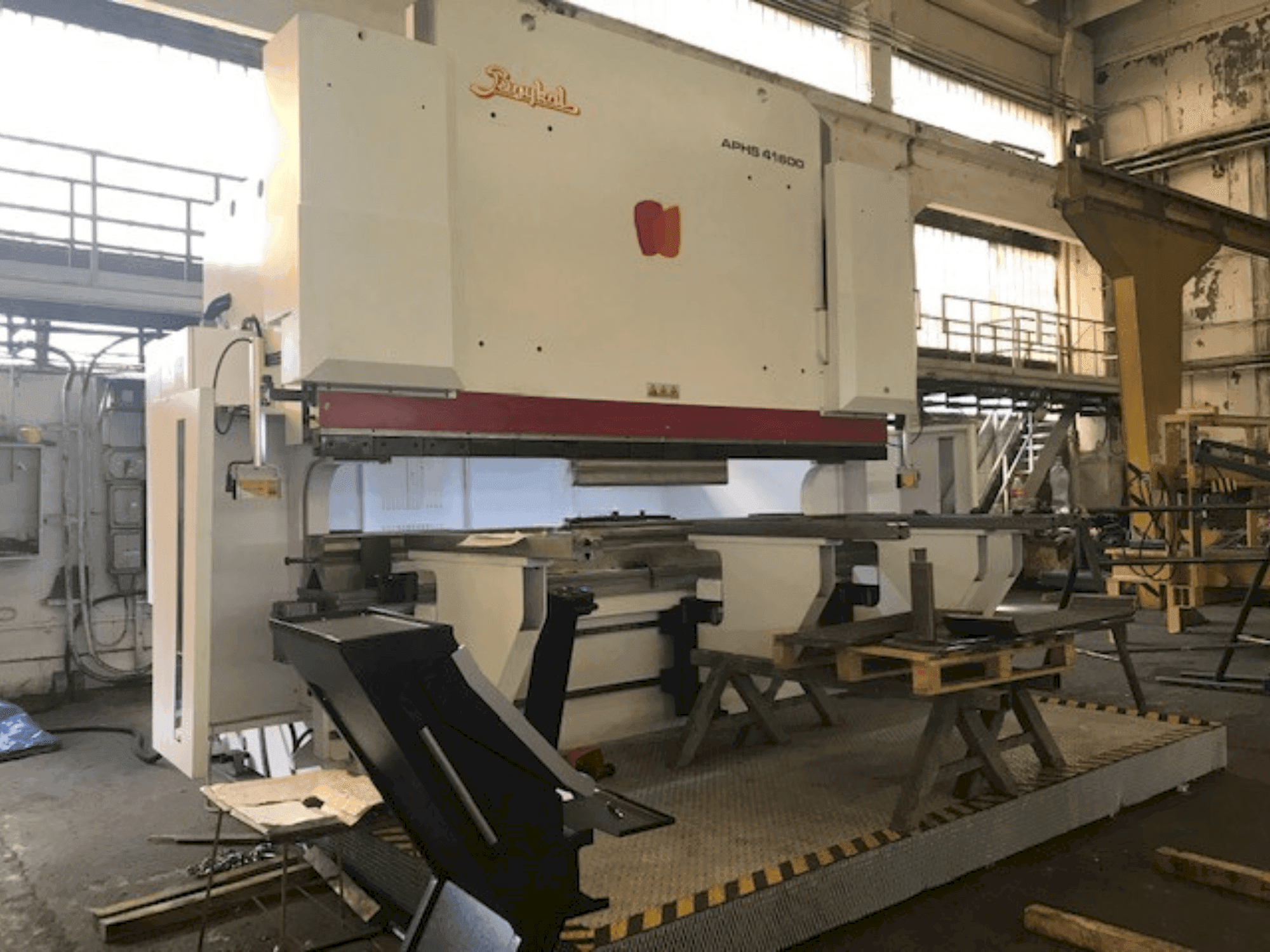 A Baykal APHS 41600 gép elölnézete