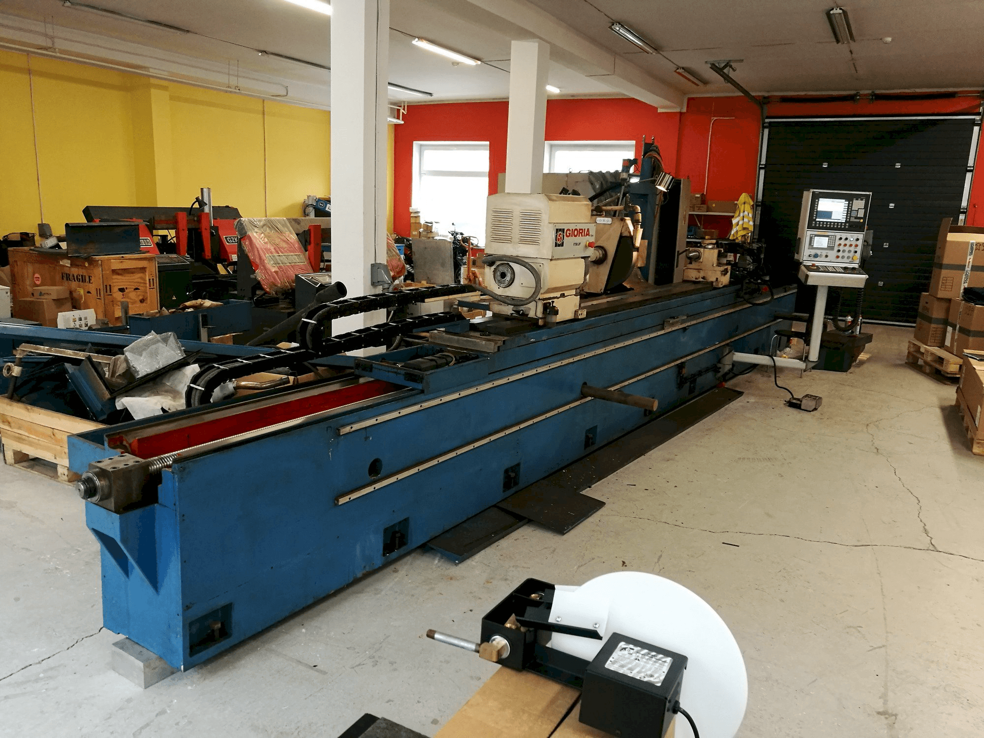 A Gioria RU / PN 3500 CNC gép elölnézete