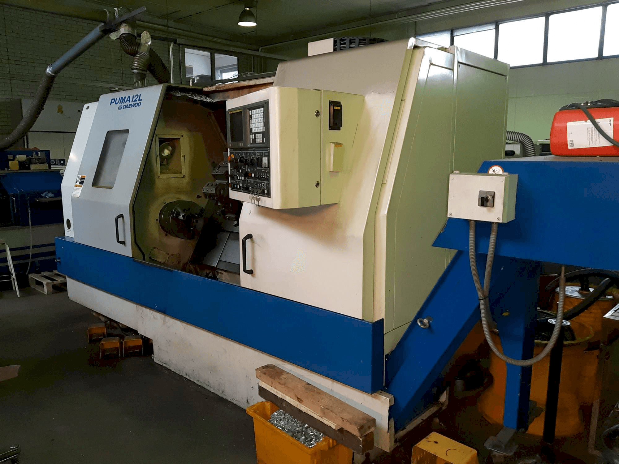 A DAEWOO PUMA 12L gép elölnézete