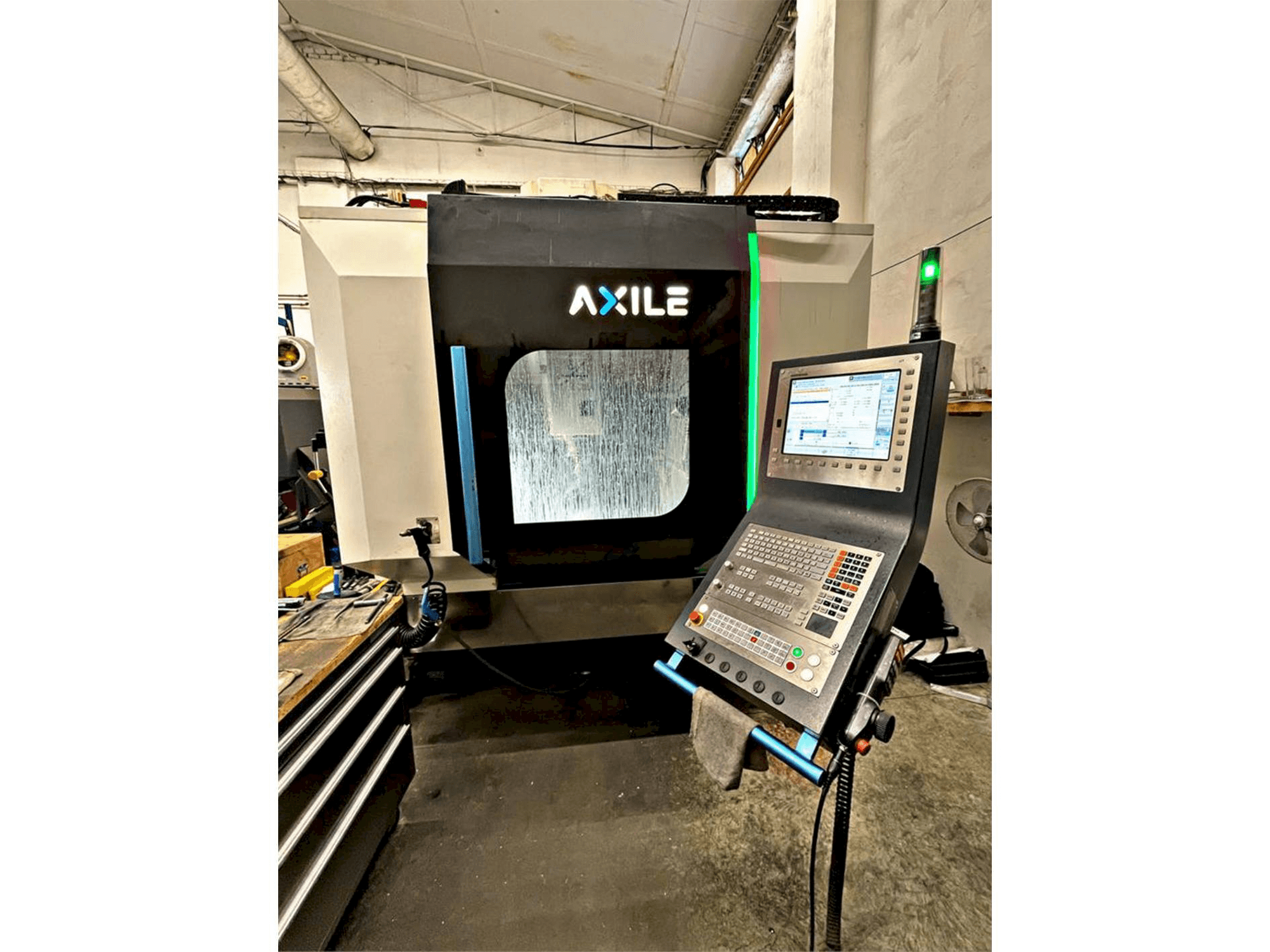 A AXILE G6 gép elölnézete