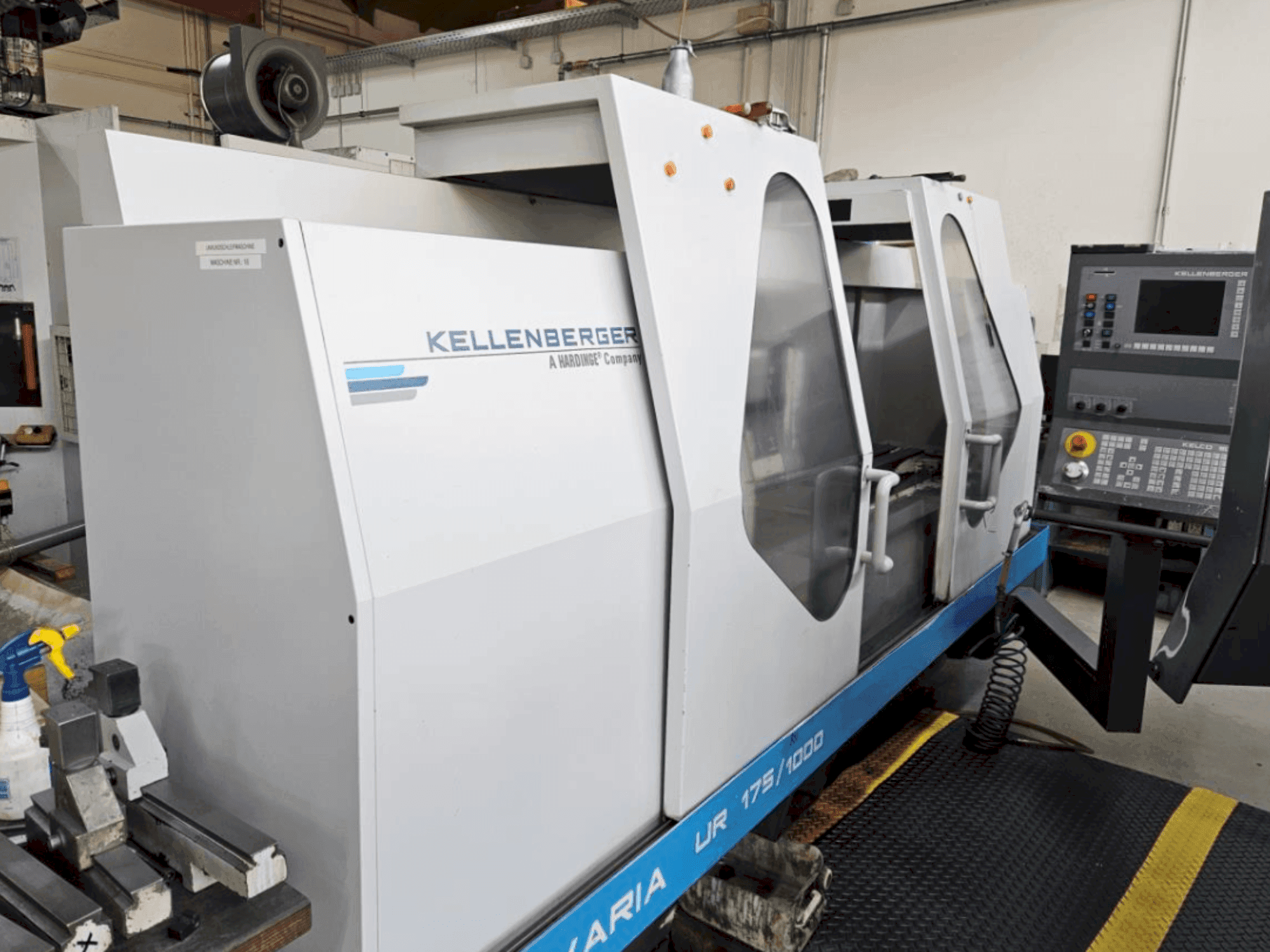 A KELLENBERGER Kel-Varia UR 175/1000 gép elölnézete