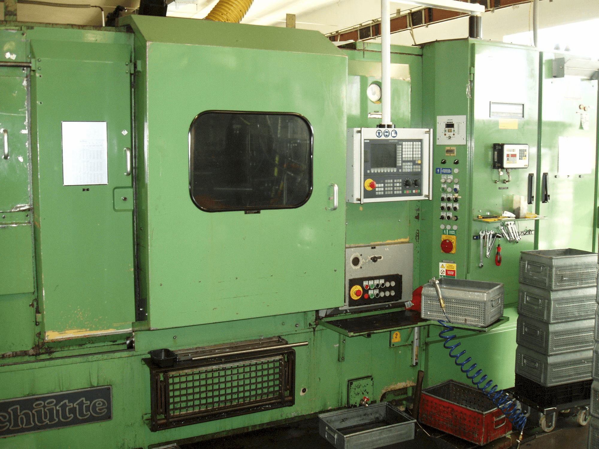 A Schuette SF81 gép elölnézete