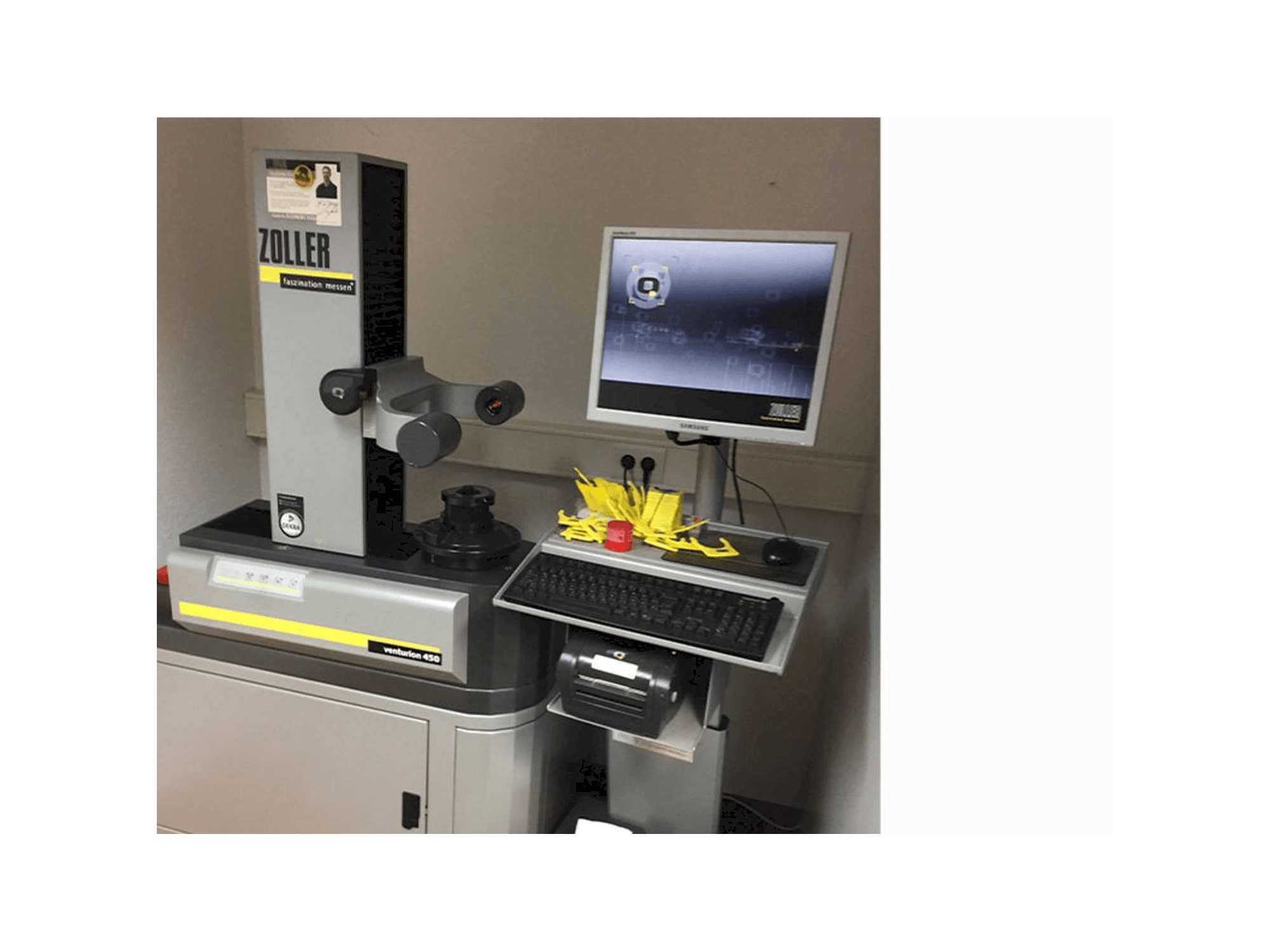 A Zoller Venturion 450 gép elölnézete