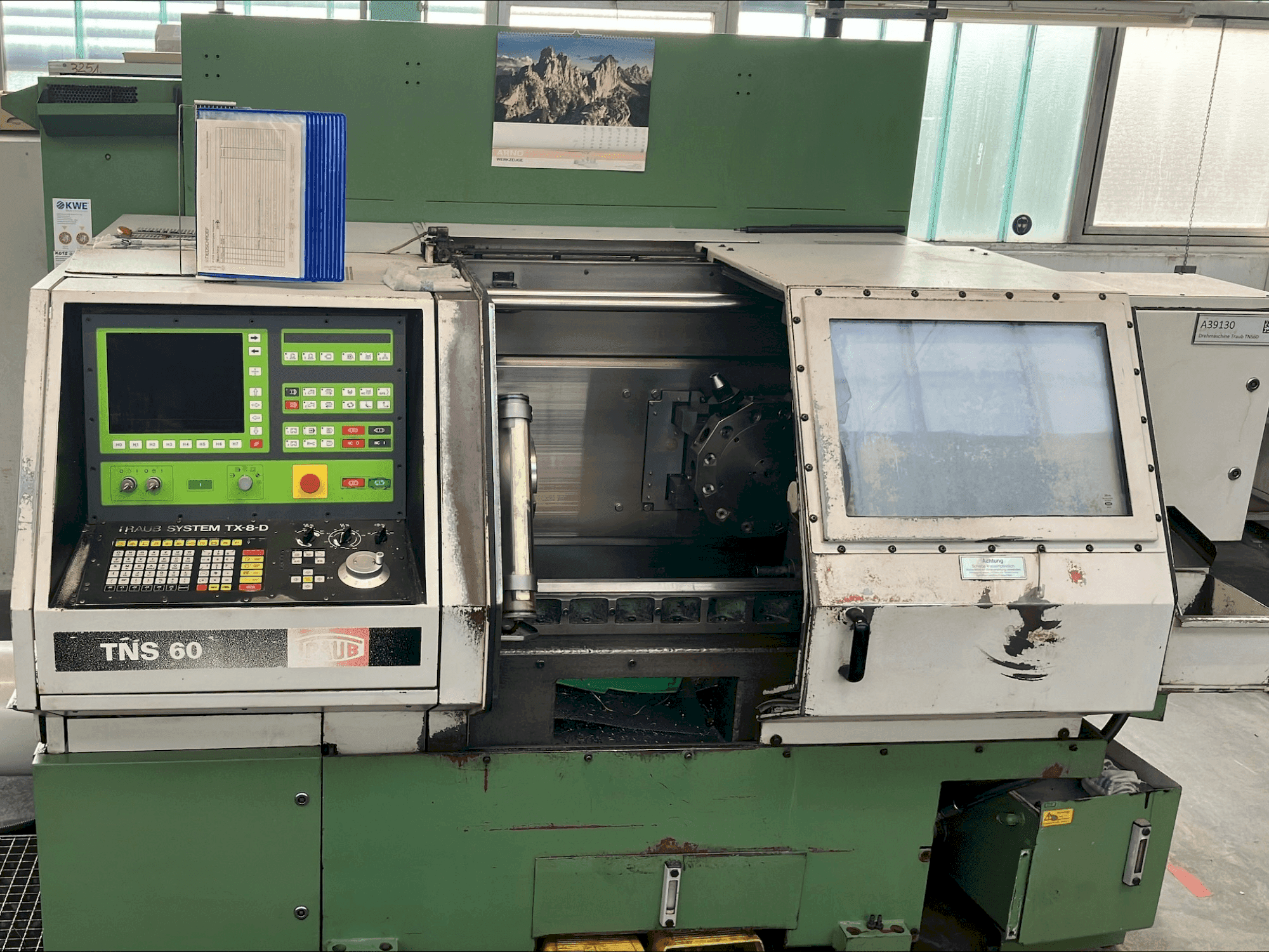 A TRAUB TNS 60 gép elölnézete