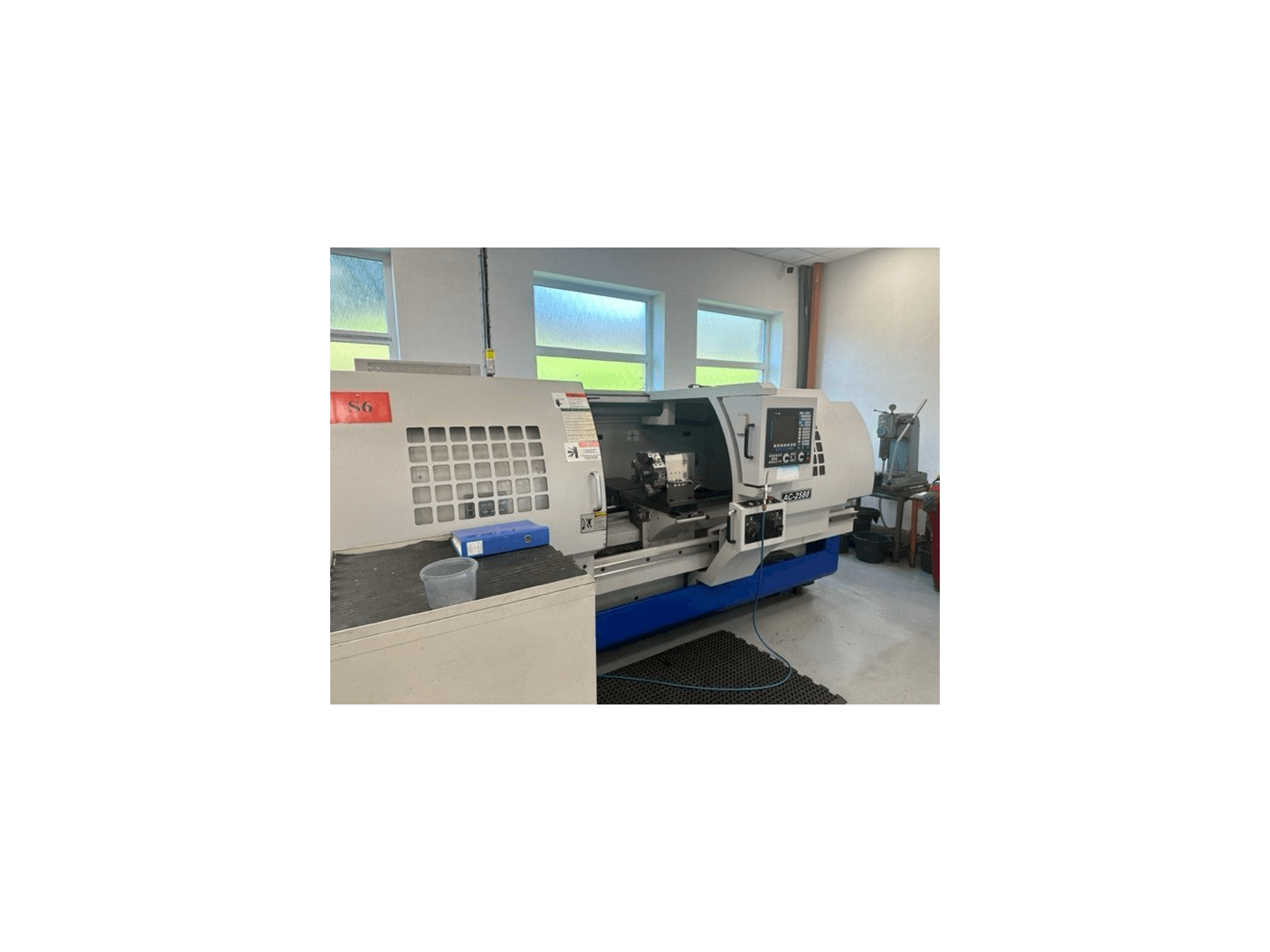 A MASCUT AC-2580 gép elölnézete