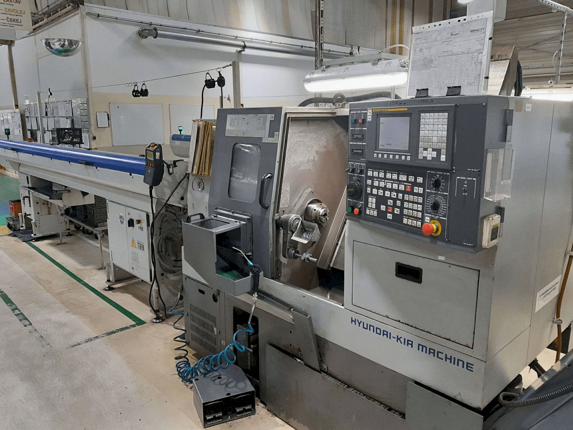 A Hyundai Kia KIT 450 gép elölnézete