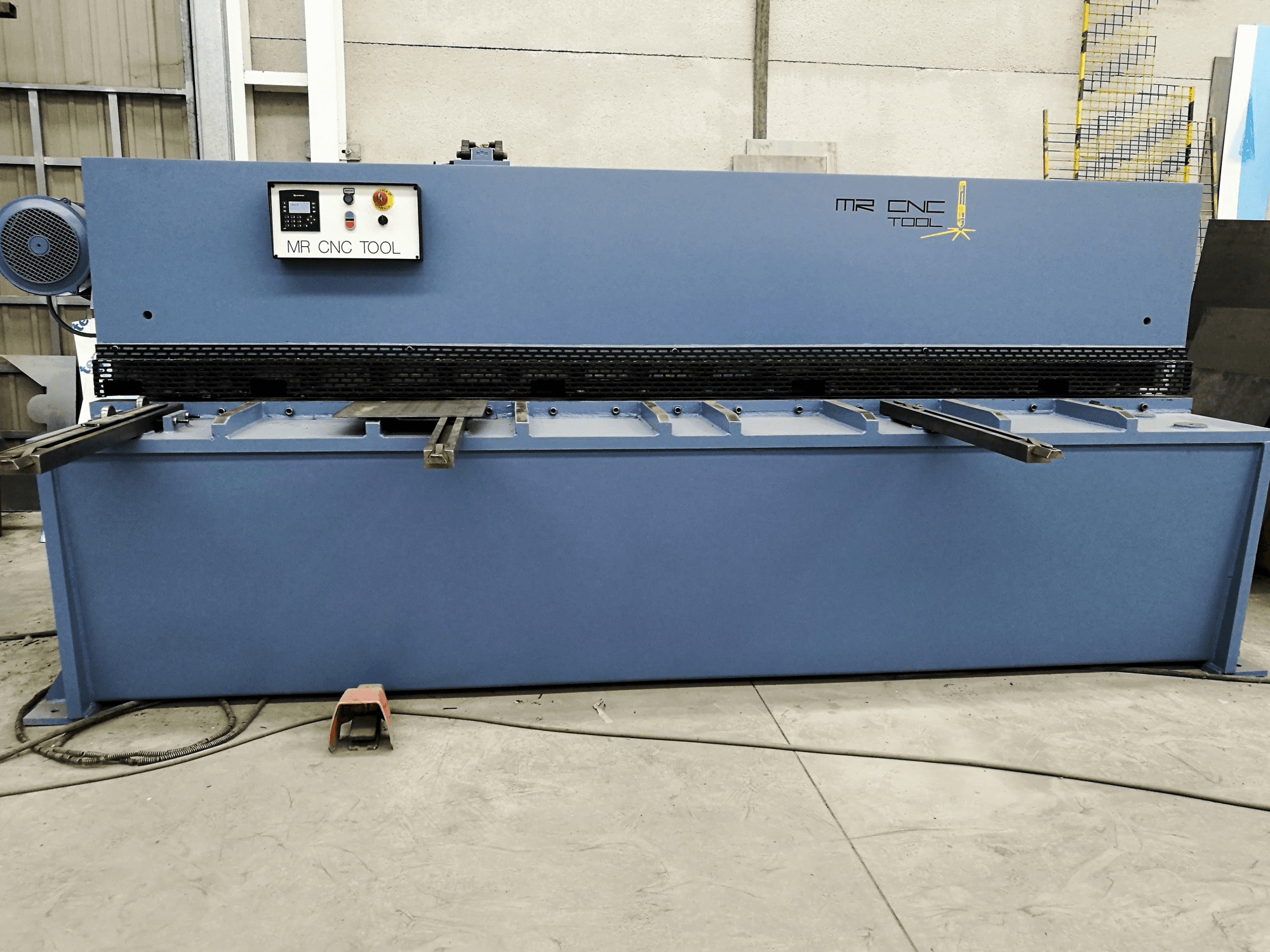 A Loire Safe CHP-6/31 gép elölnézete