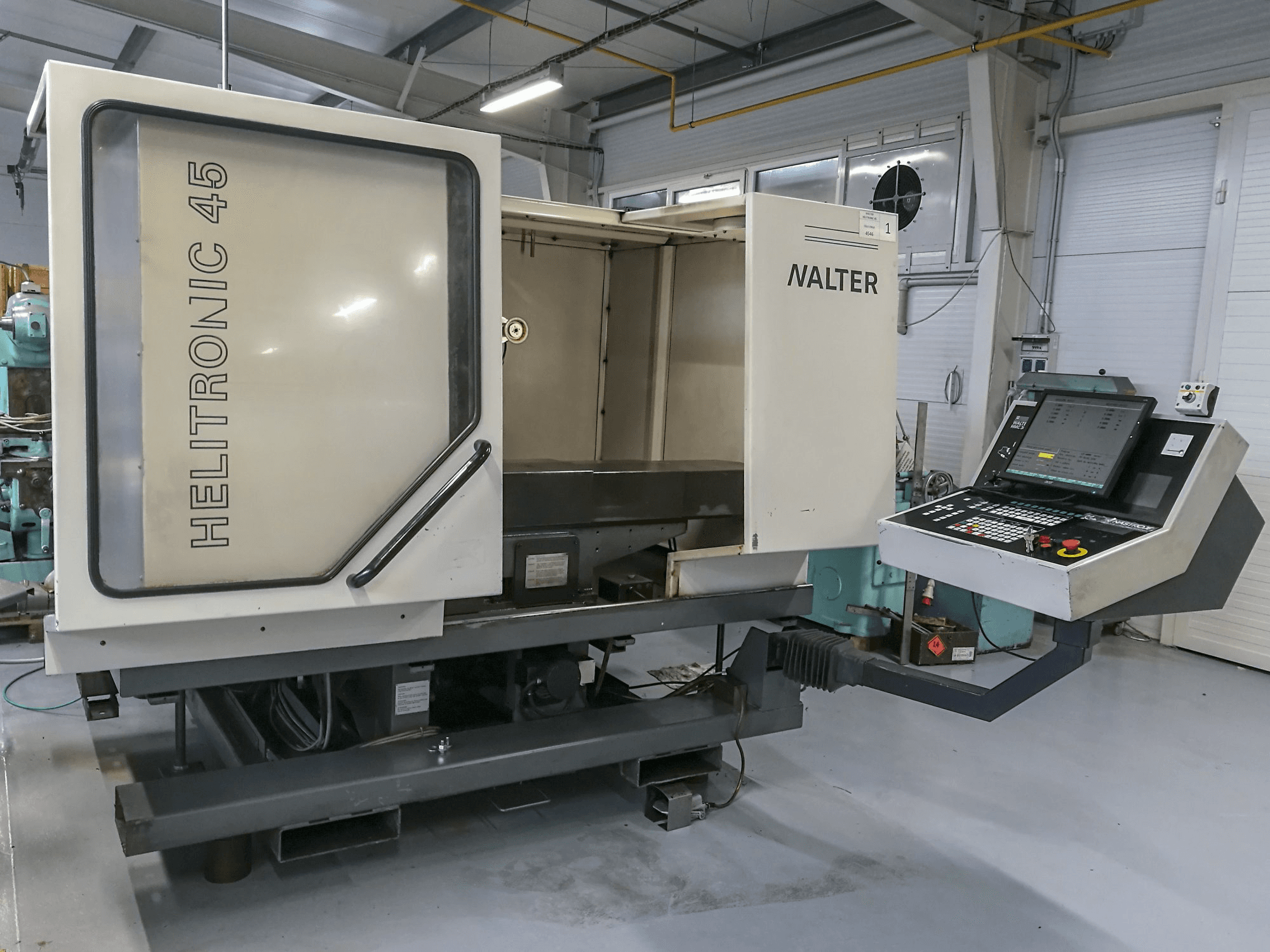 A Walter AG Helitronic 45 gép bal oldali nézete