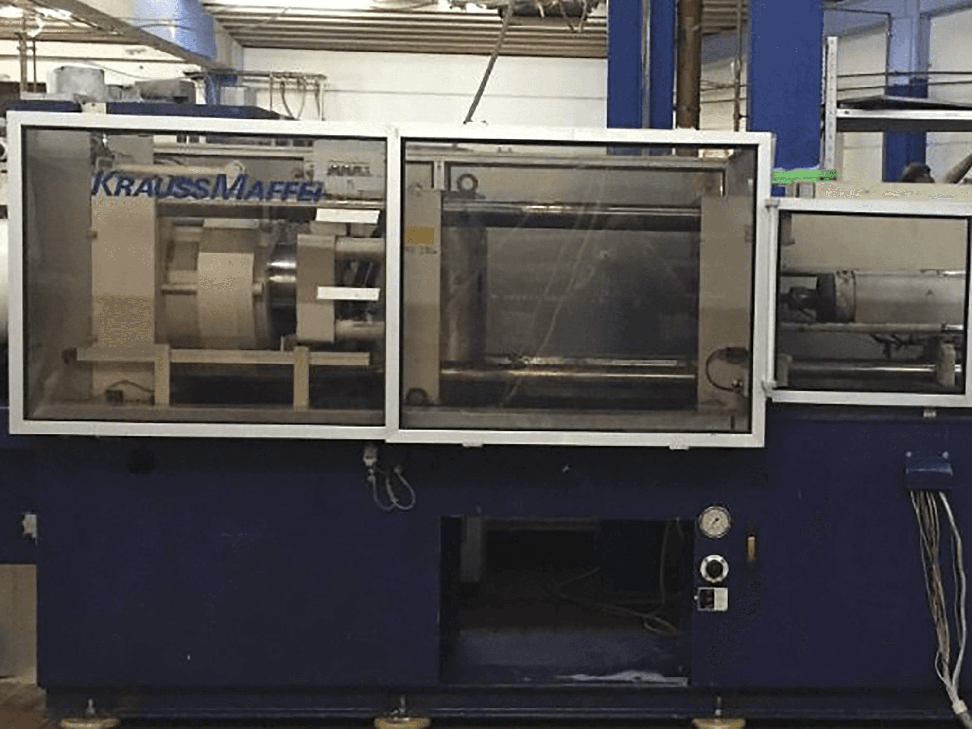 A Krauss Maffei 150-620 B1 gép elölnézete