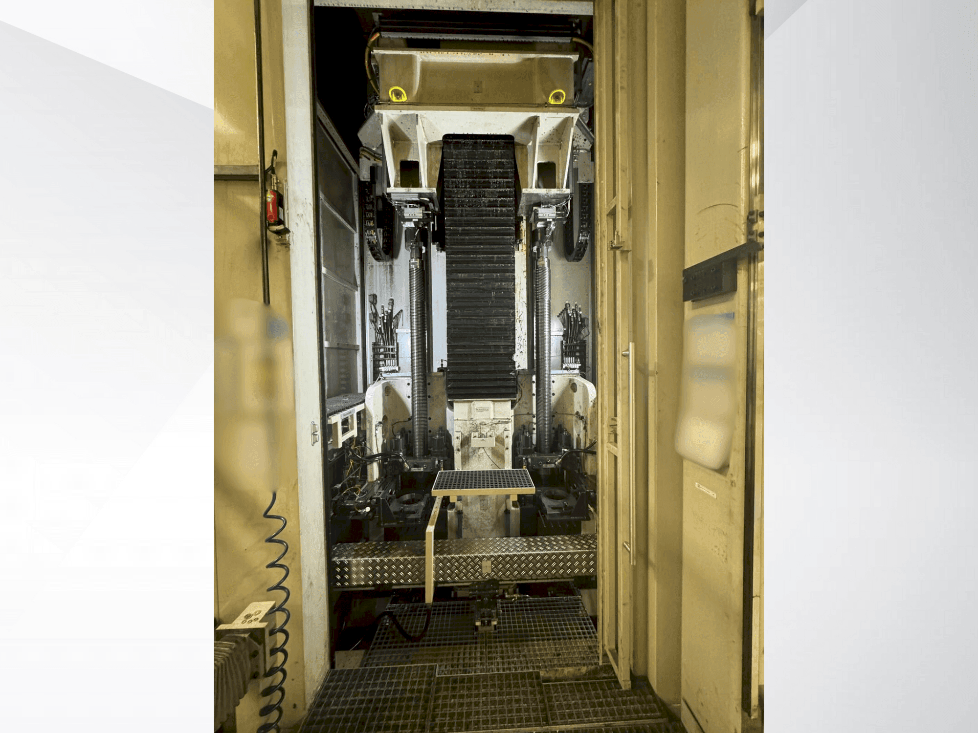 A FORST RISH 60x2125x630 gép elölnézete