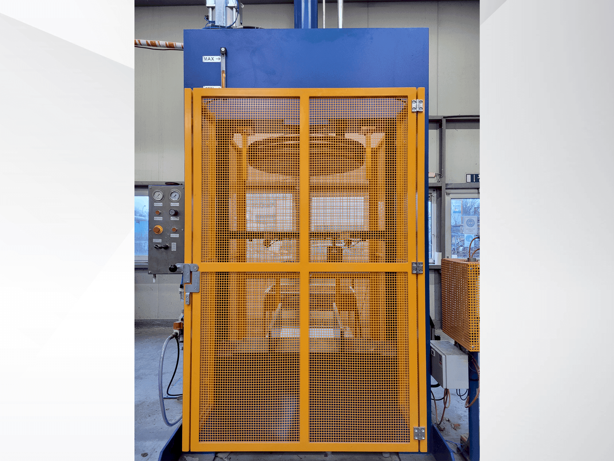 A NANINNI RENATO PV- EXTRUDER MOD.PV800M-AT gép elölnézete