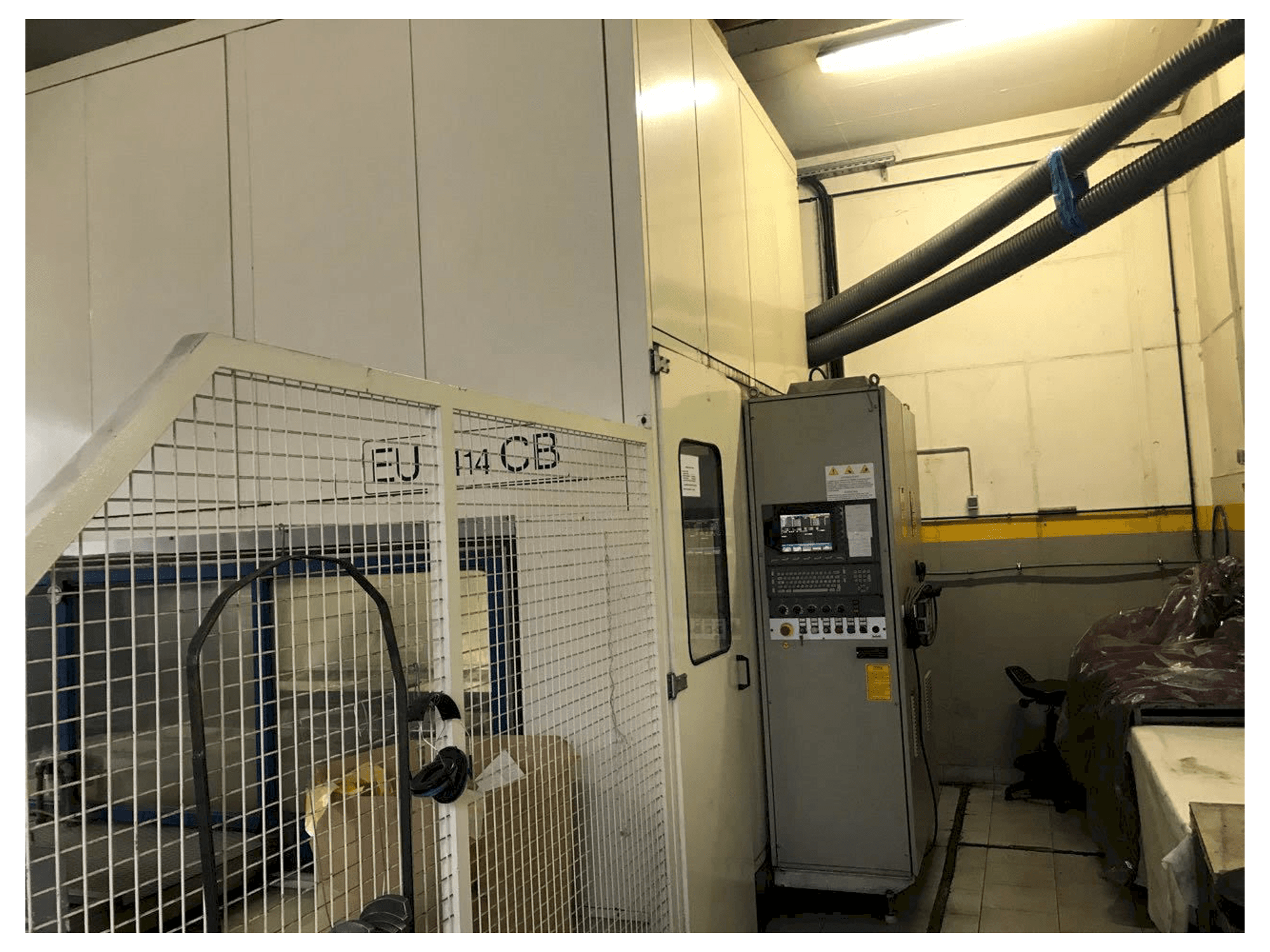 A Belotti EU3414PWCB gép oldalnézete