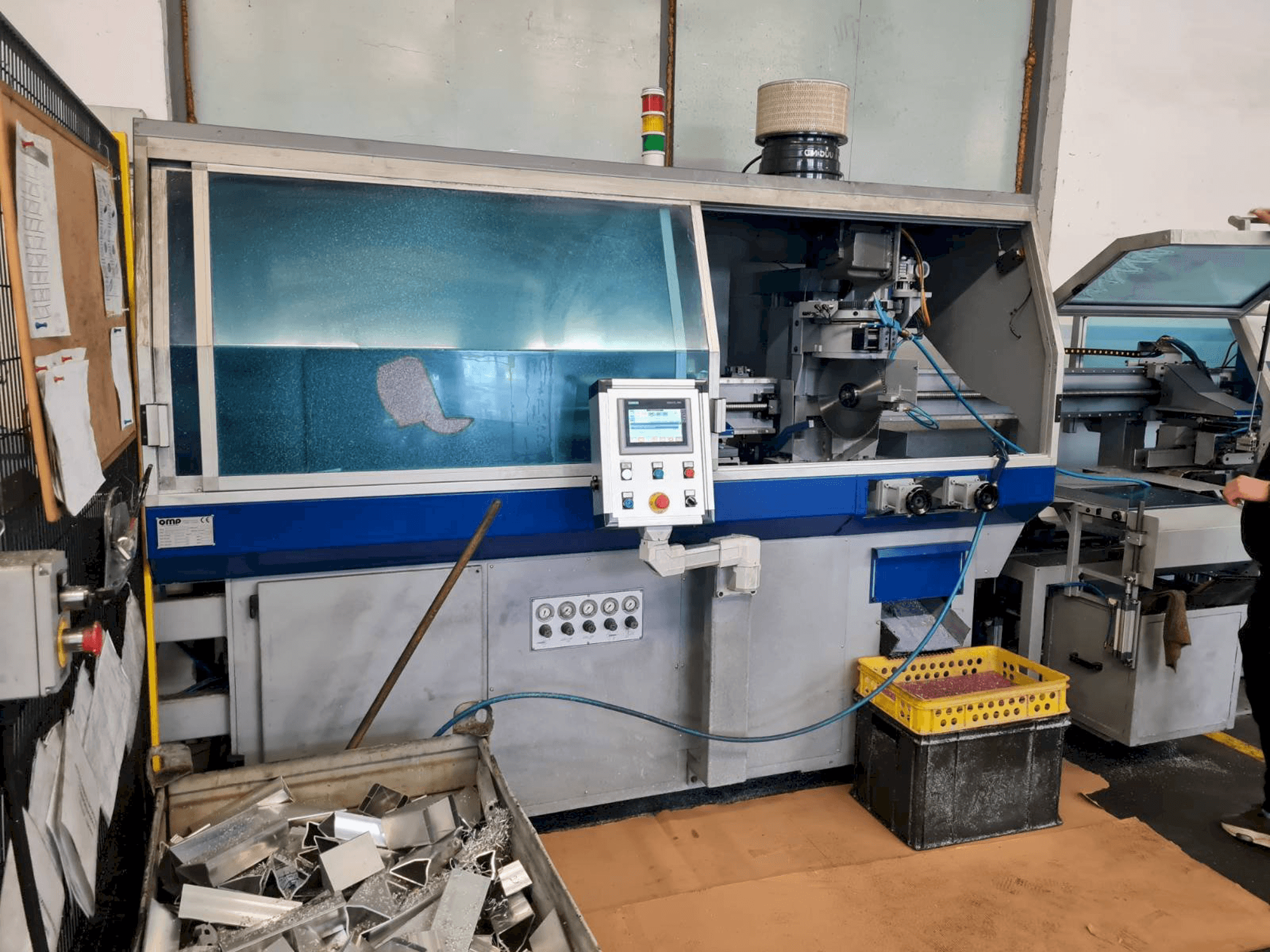 A OMP EURO 400 CMCNPRL gép elölnézete