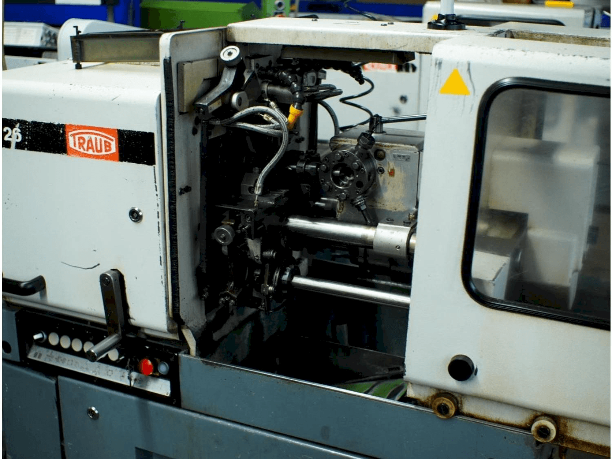 A TRAUB TK42 gép elölnézete