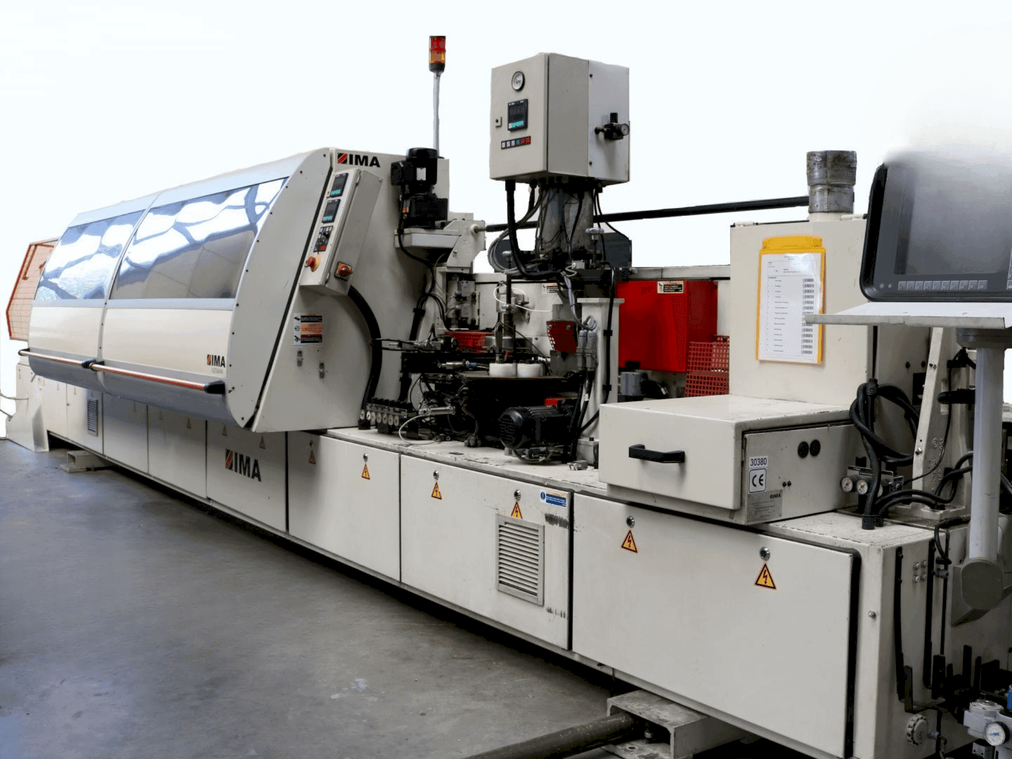 A IMA NOVIMAT/K/I/G80/821/R3 gép elölnézete