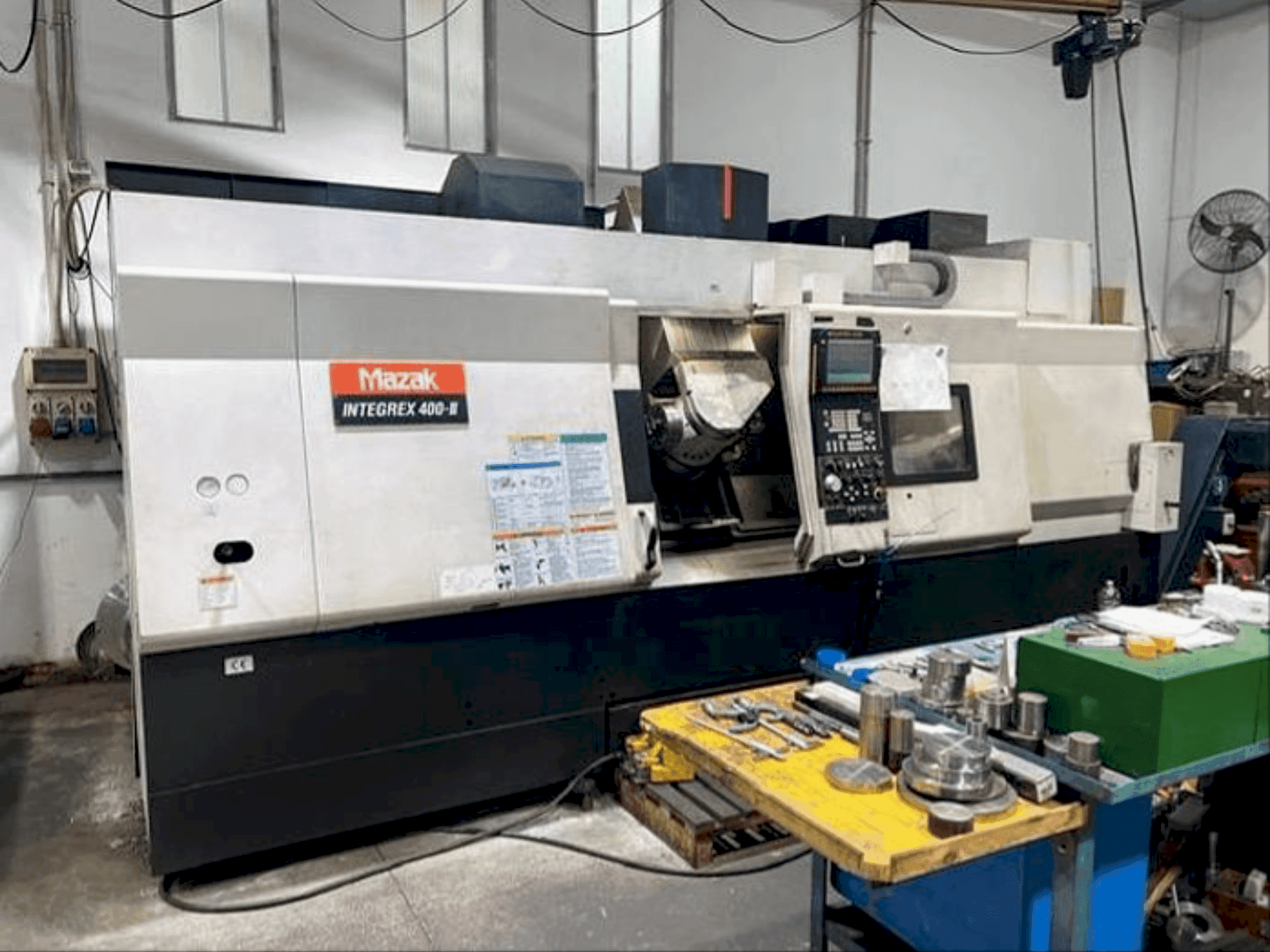 A Mazak INTEGREX 400 III FUSION gép elölnézete