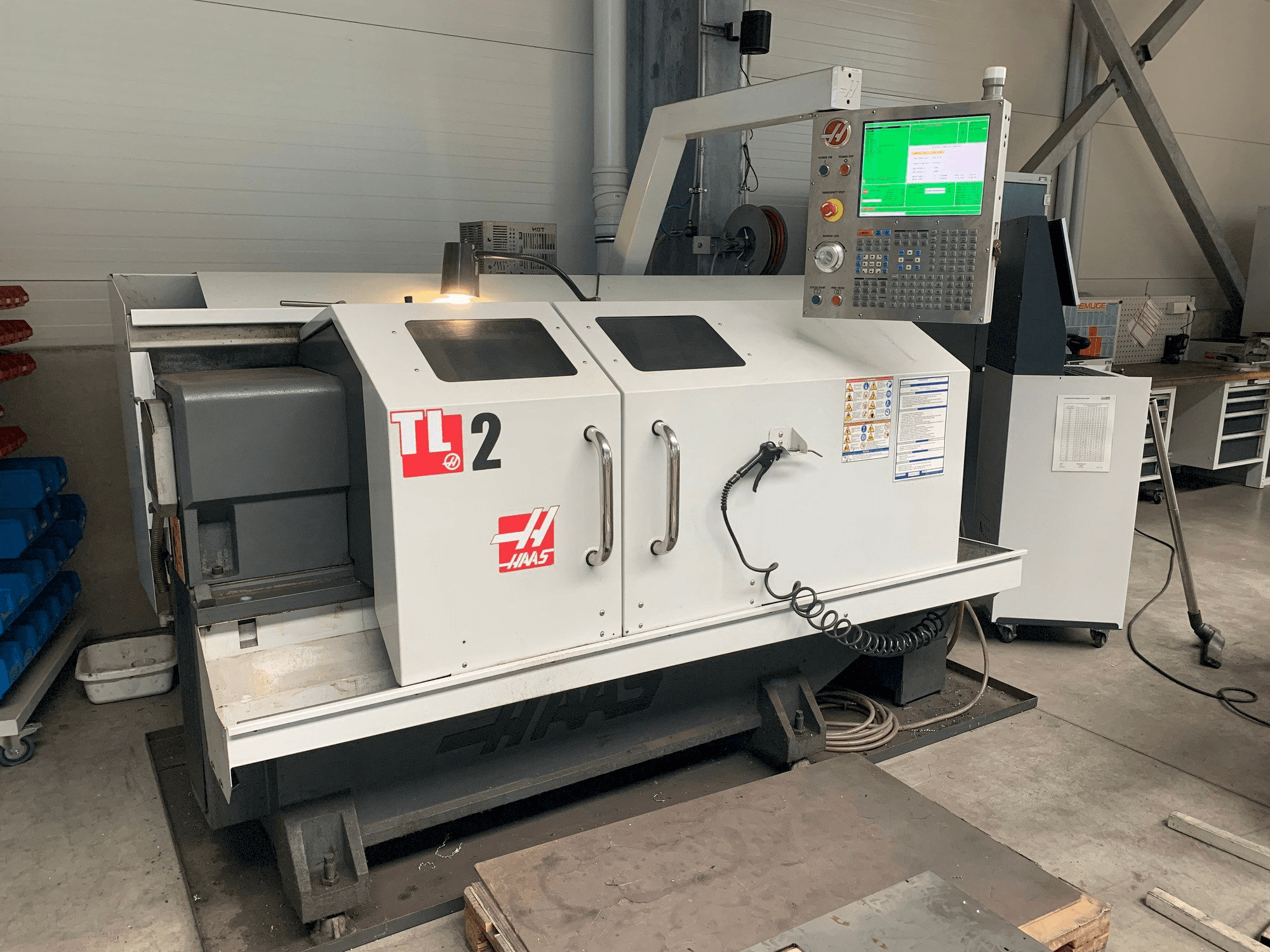 A HAAS Tl-2 gép elölnézete
