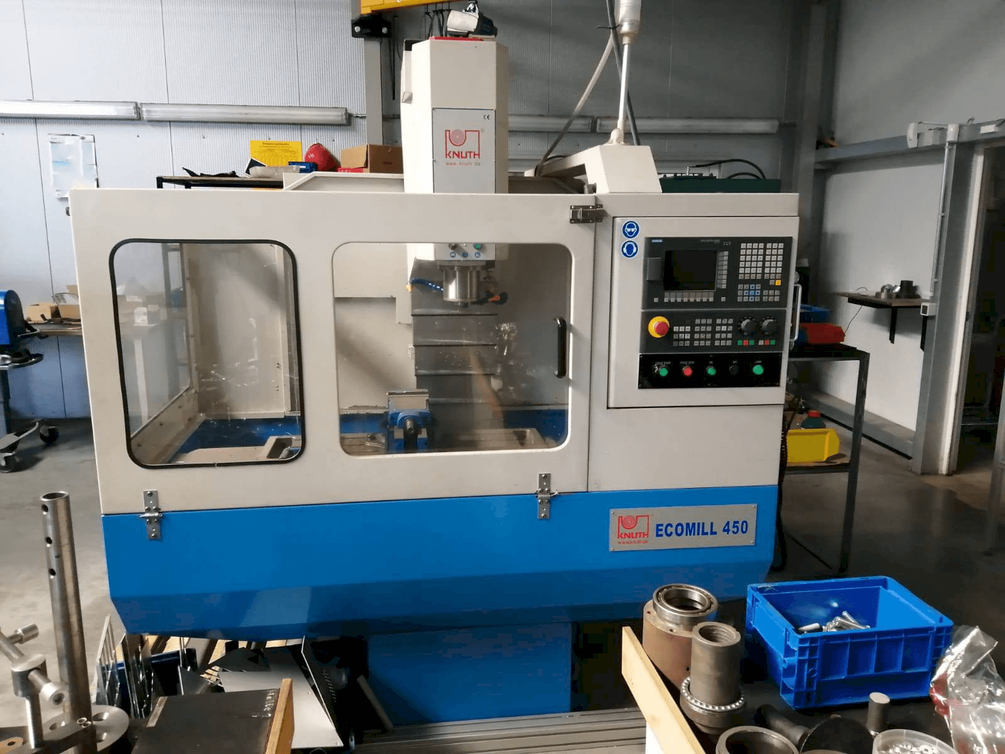 A KNUTH ECOMILL 450 gép elölnézete