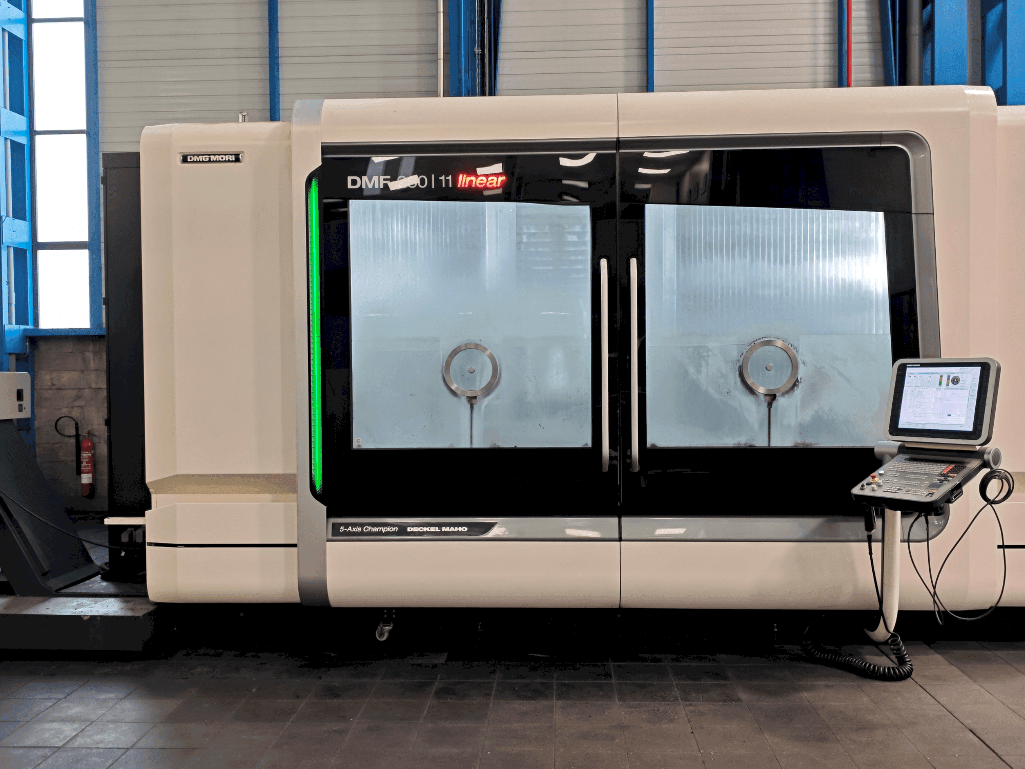 A DMG MORI DMF 260-11 Linear gép elölnézete
