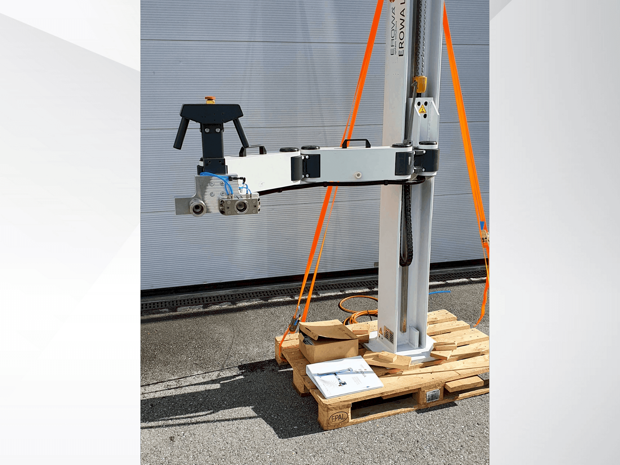 A EROWA Lift 250 gép elölnézete