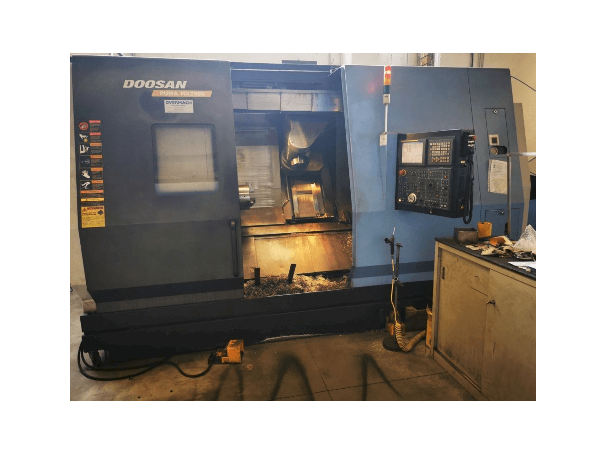 A Doosan Puma MX 2500 gép elölnézete