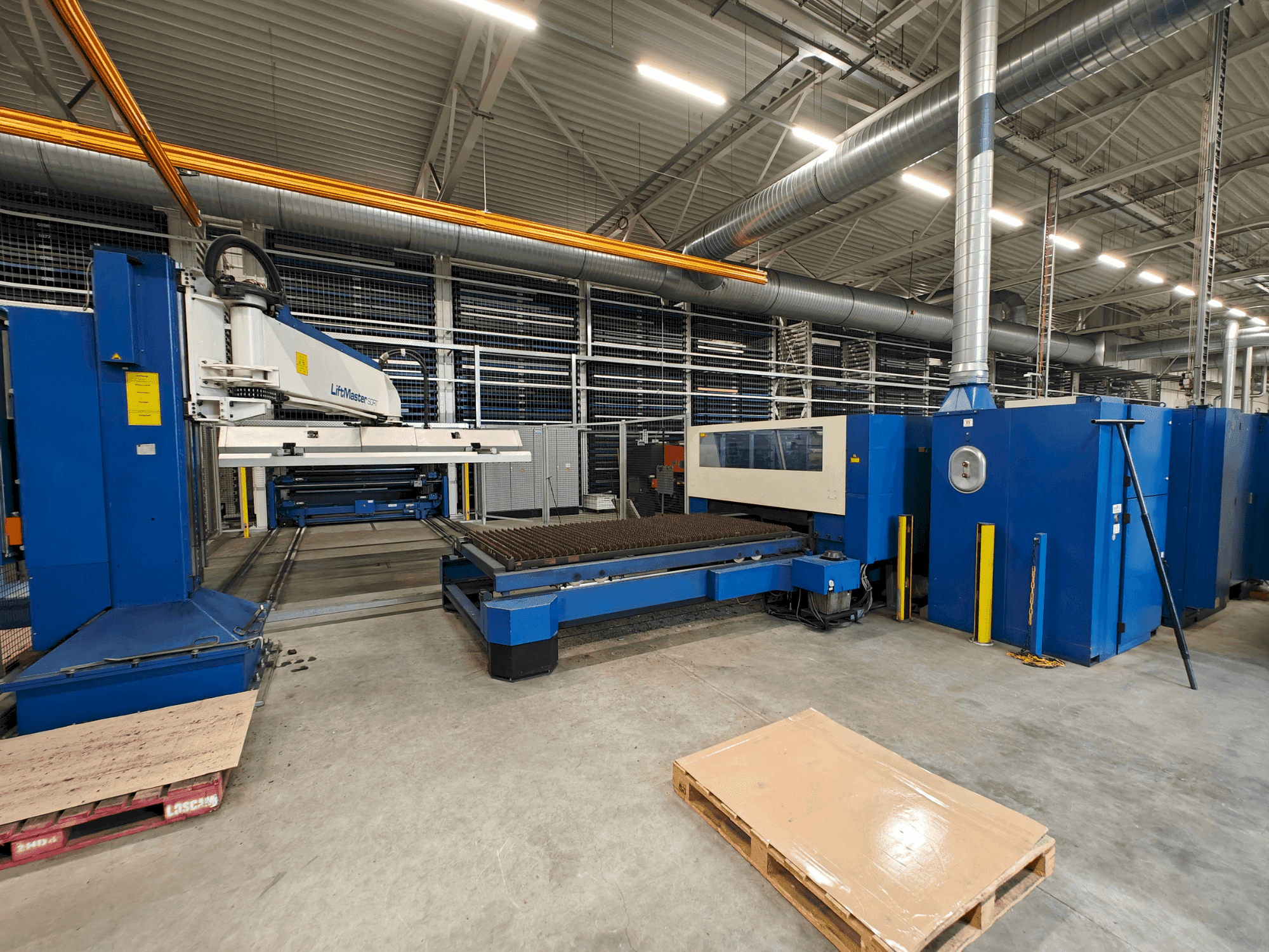 A TRUMPF Trumatic L3050 gép elölnézete