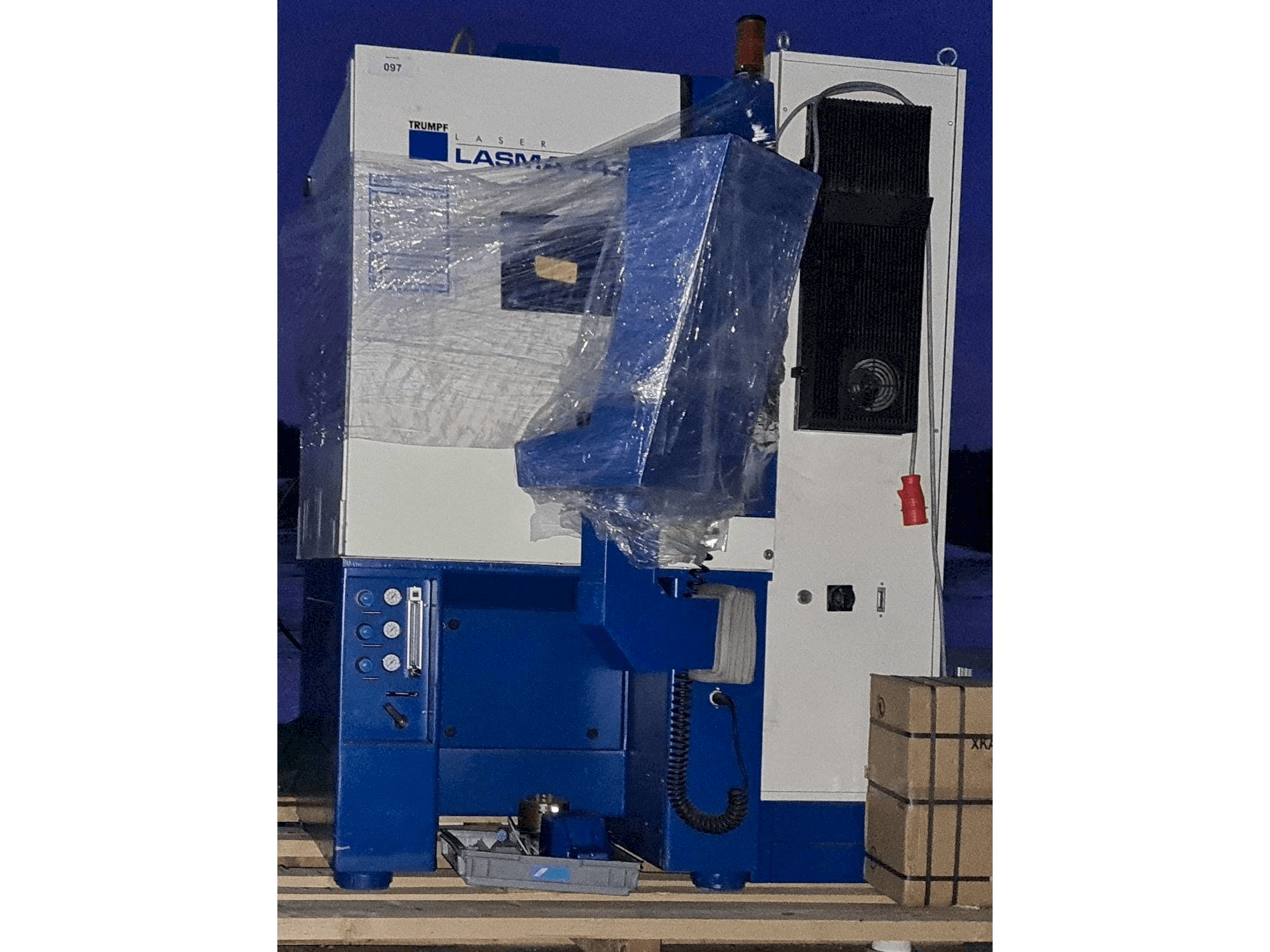 A TRUMPF HL 124P LCB gép elölnézete