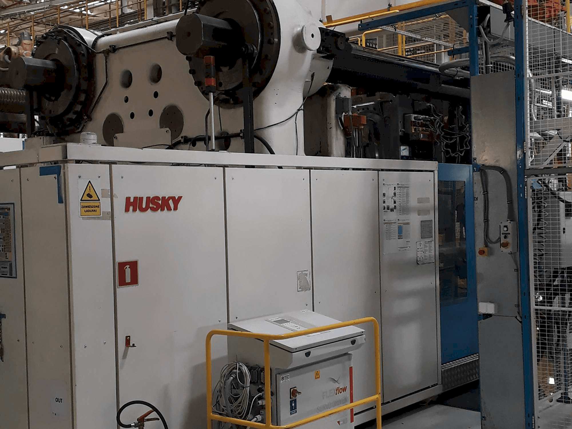 A Husky ELL2350 RS155/145 gép elölnézete