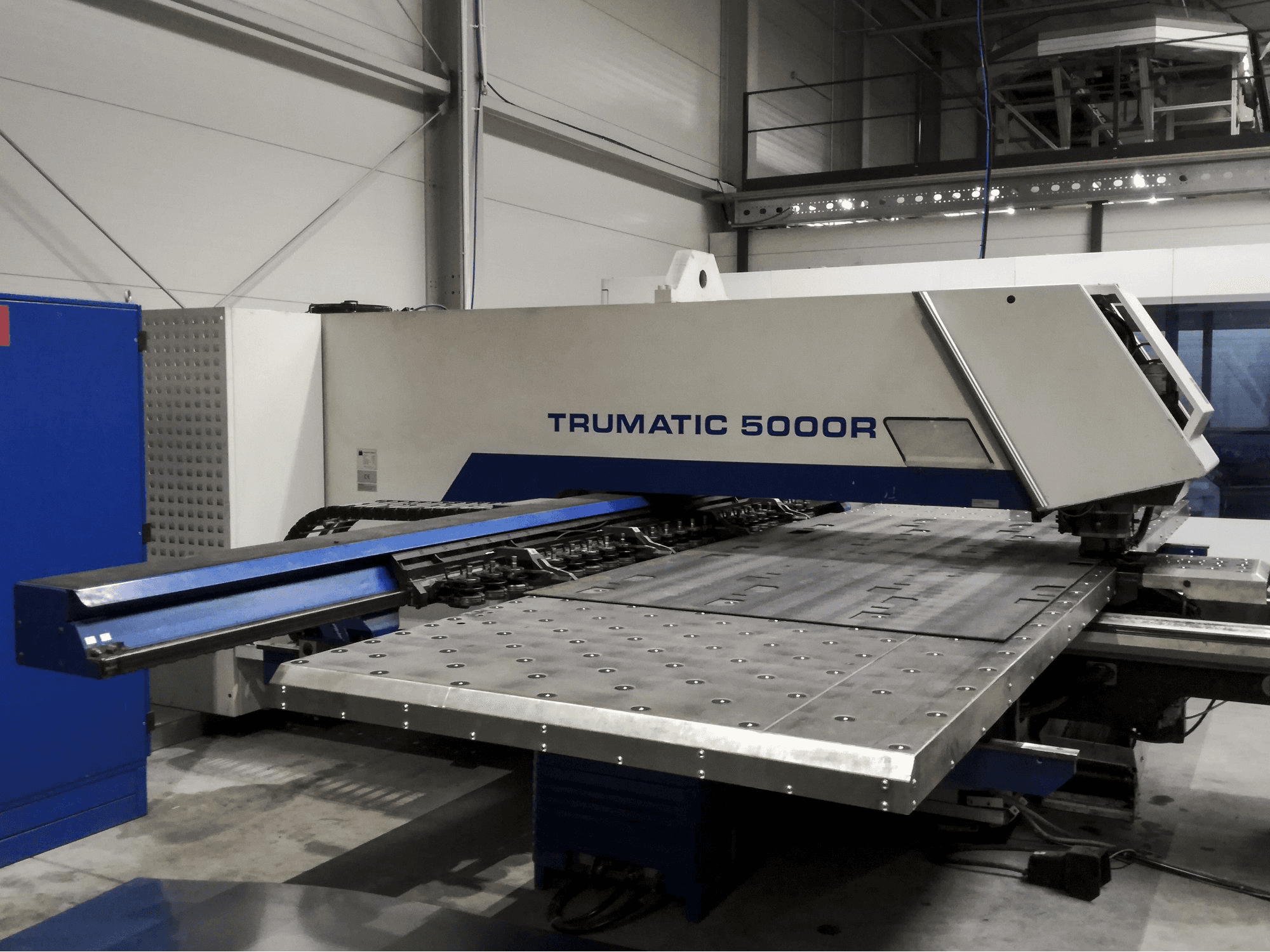 A Trumpf Trumatic 5000 R gép oldalnézete