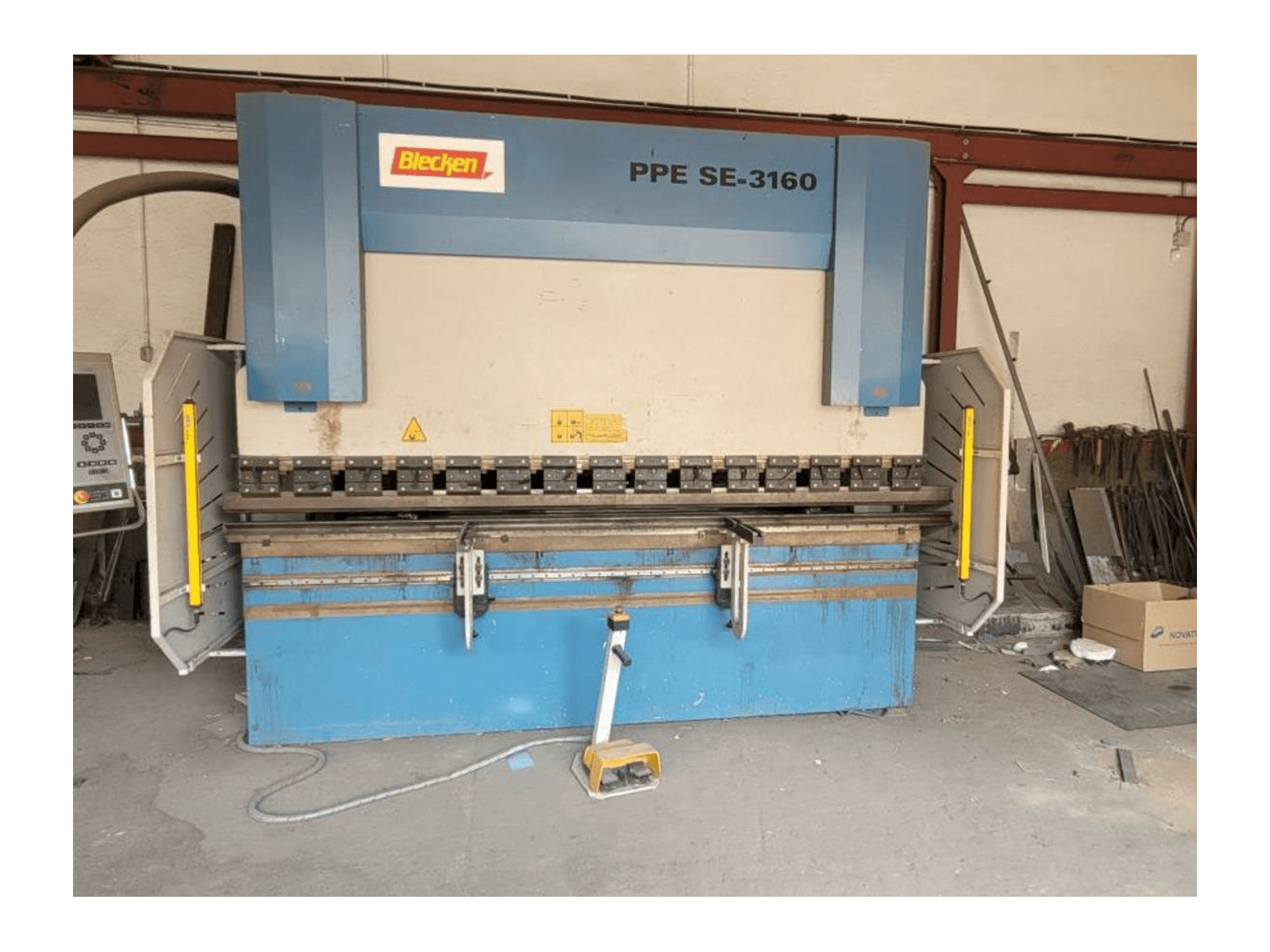 A Blecken PPE SE-3160 gép elölnézete