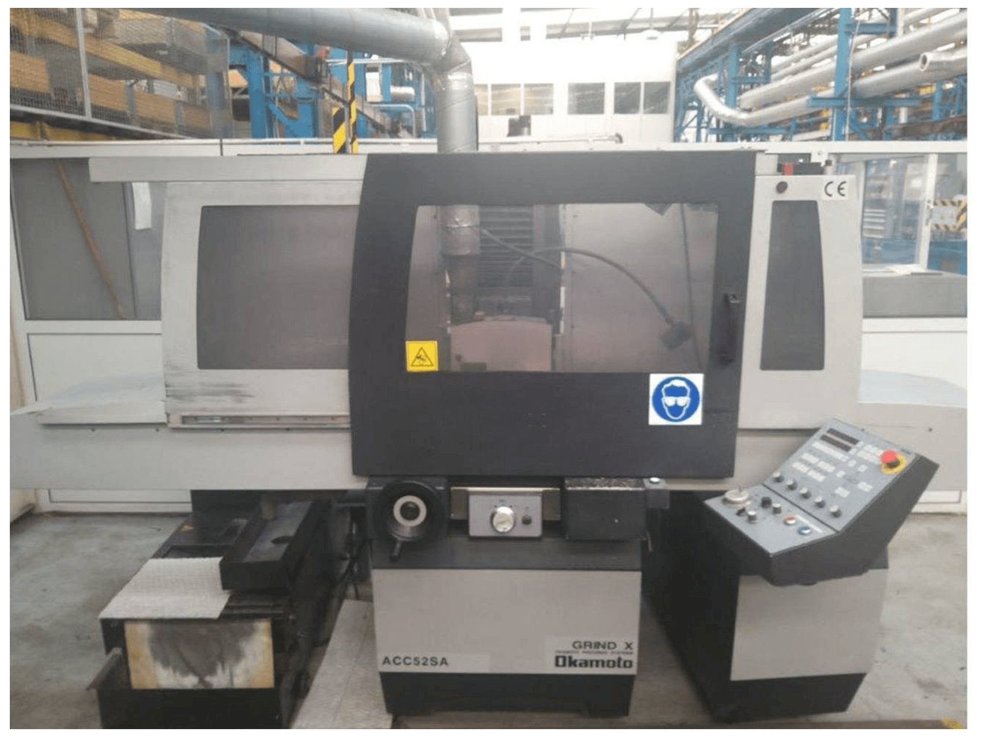 A OKAMOTO ACC 52SA gép elölnézete