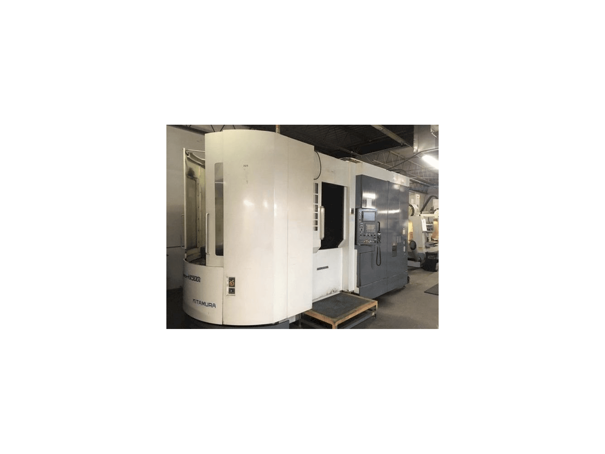 A Kitamura Mycenter HX500i gép elölnézete