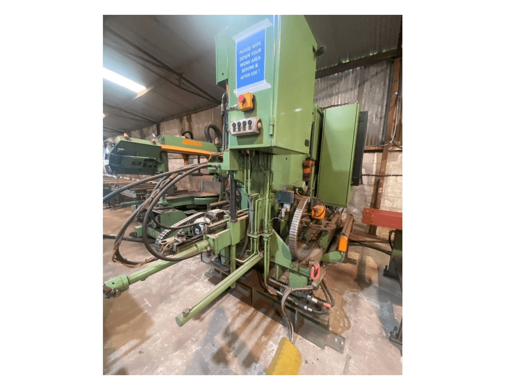 A Peddinghaus BDL760/3 with Meba 400DG-700 gép elölnézete