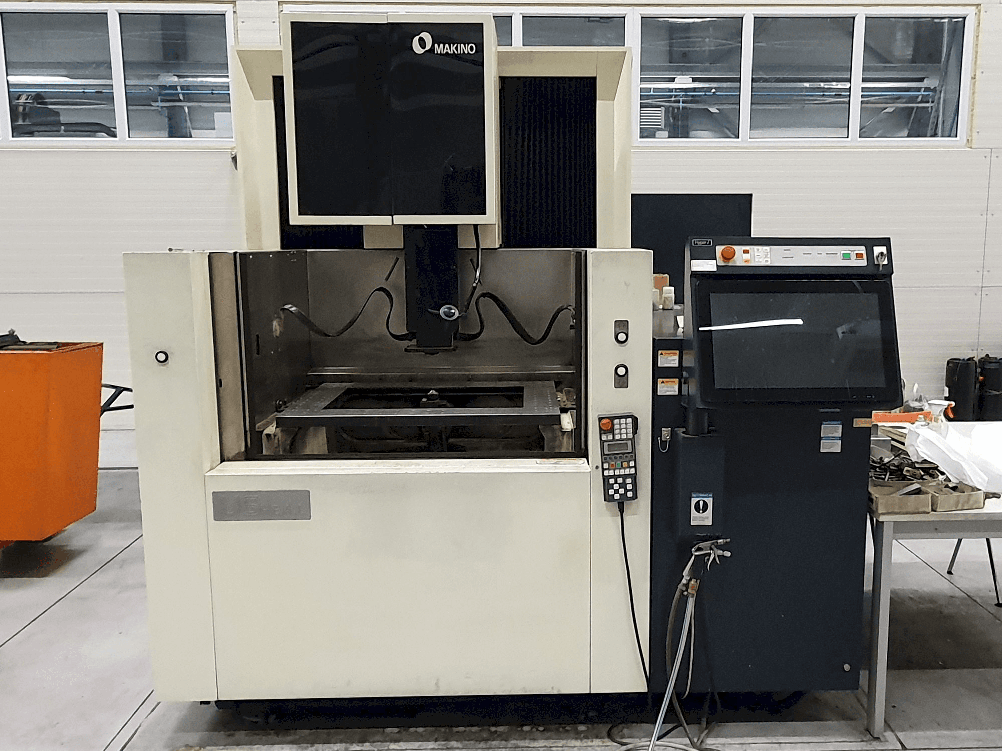 A Makino U6 H.E.A.D. gép elölnézete