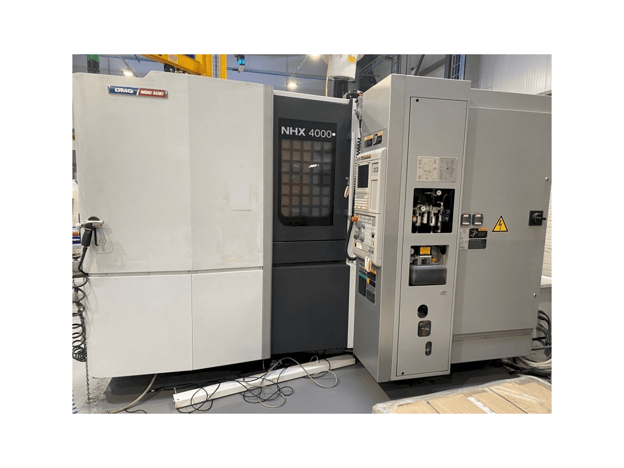 A DMG Mori Seiki NHX4000 gép elölnézete